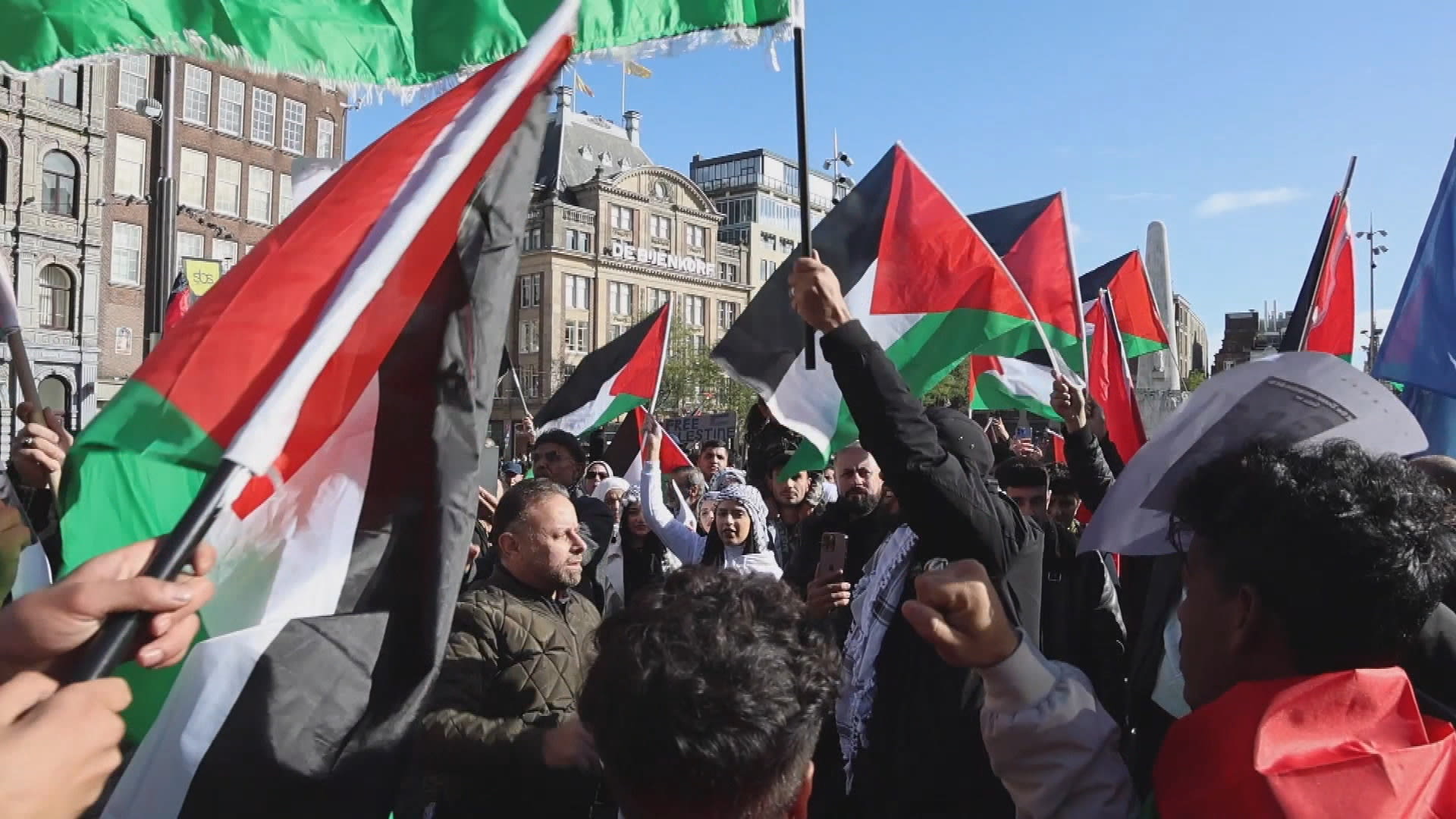 Dam stroomt vol voor mars voor Palestina door Amsterdam