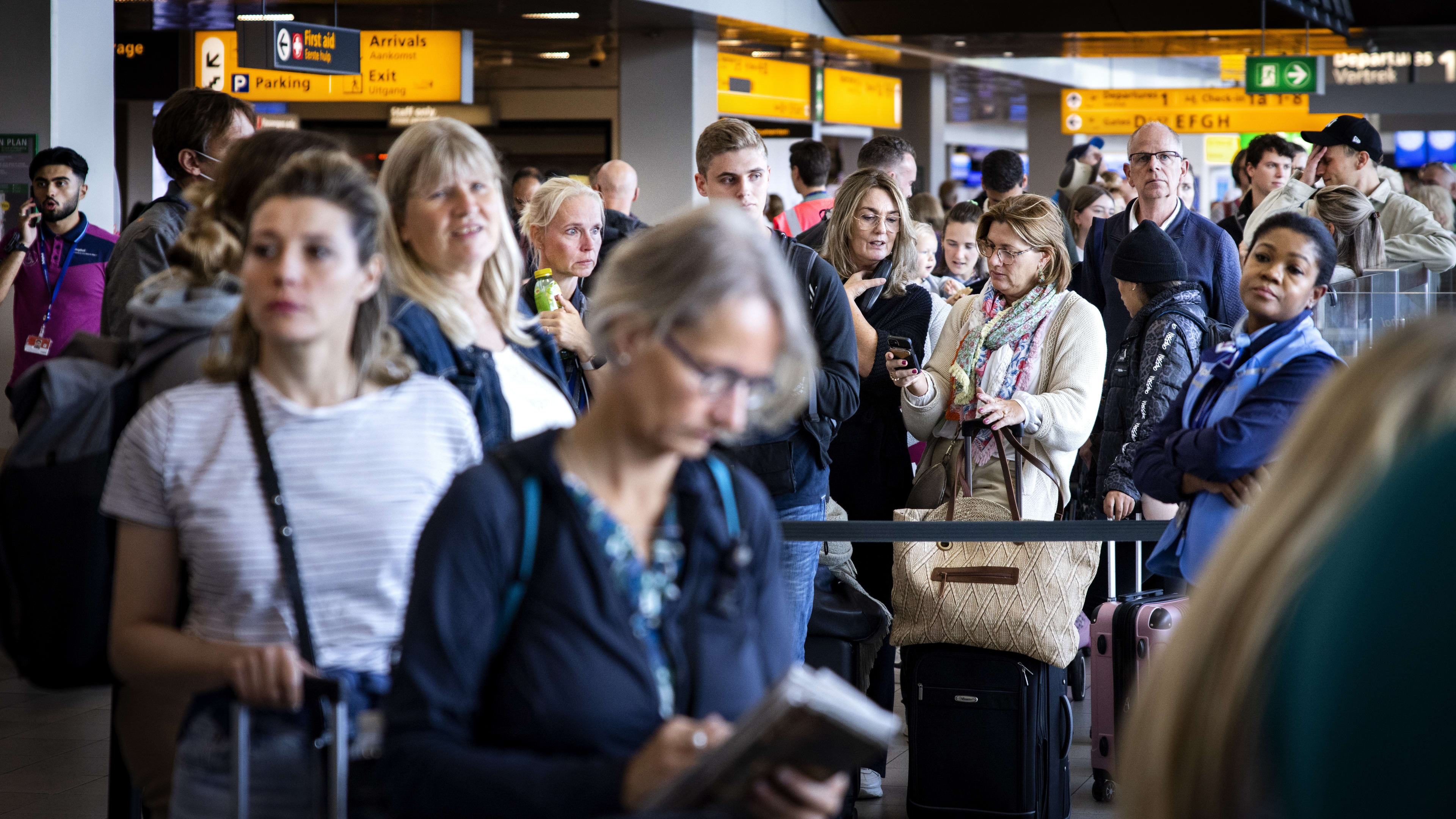 Komende dagen opnieuw extreem lange wachtrijen verwacht op Schiphol