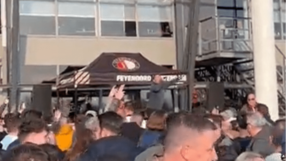 Man zweept Feyenoord-supporters op om joden te vergassen, CIDI doet aangifte