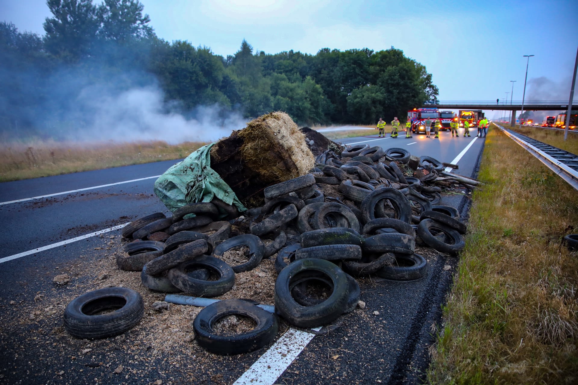 Demonstrerende boeren blokkeren opnieuw meerdere snelwegen