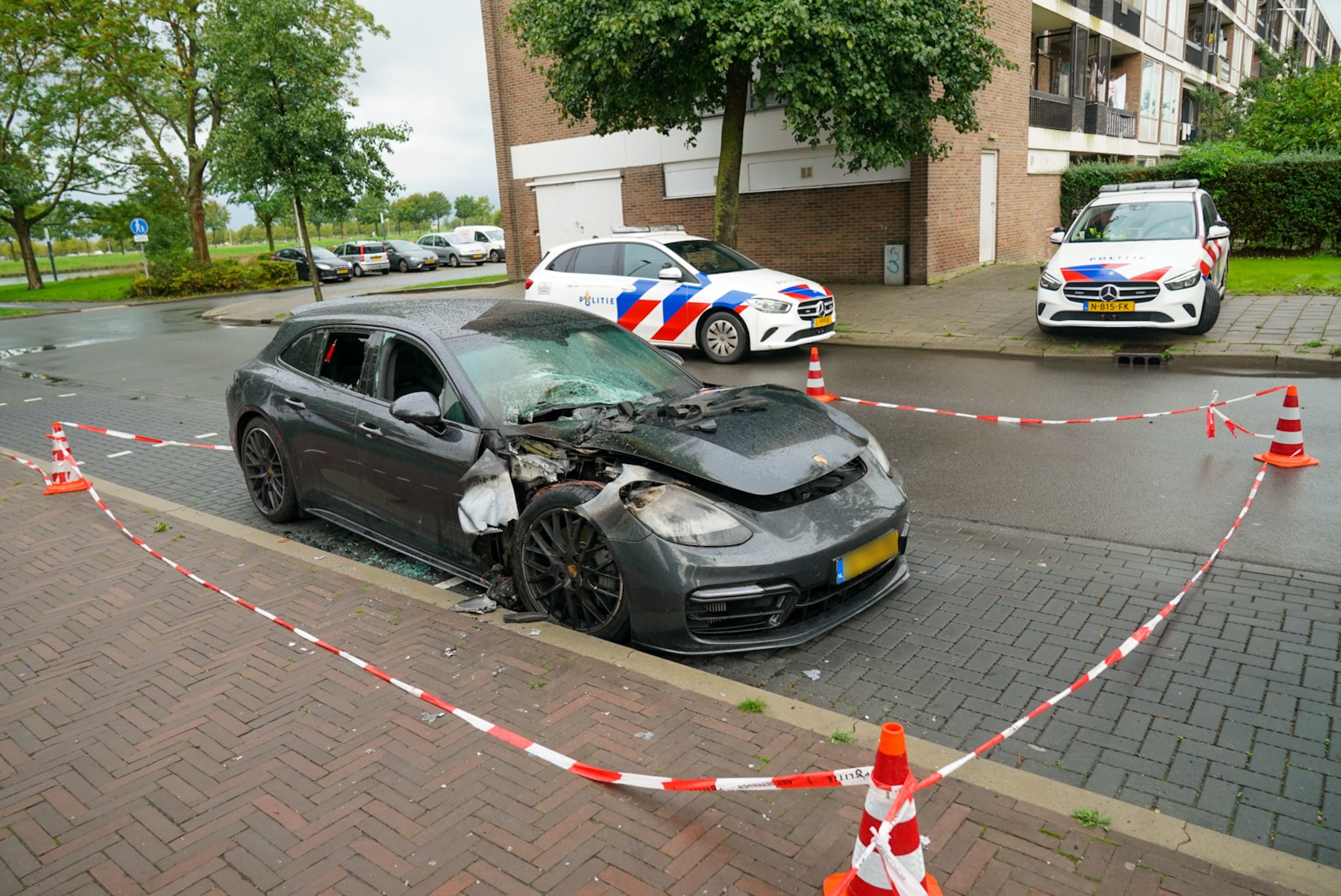 Porsche van Ajax-voetballer Ihattaren brandt uit in Utrecht: 'Jaloezie heerst in de lucht'