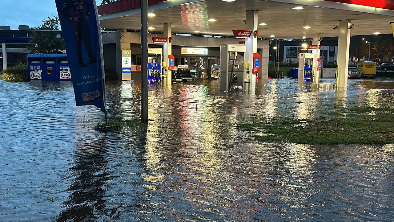 Hevige onweersbuien in Limburg: drukte bij meldkamer en snelwegen dicht om wateroverlast