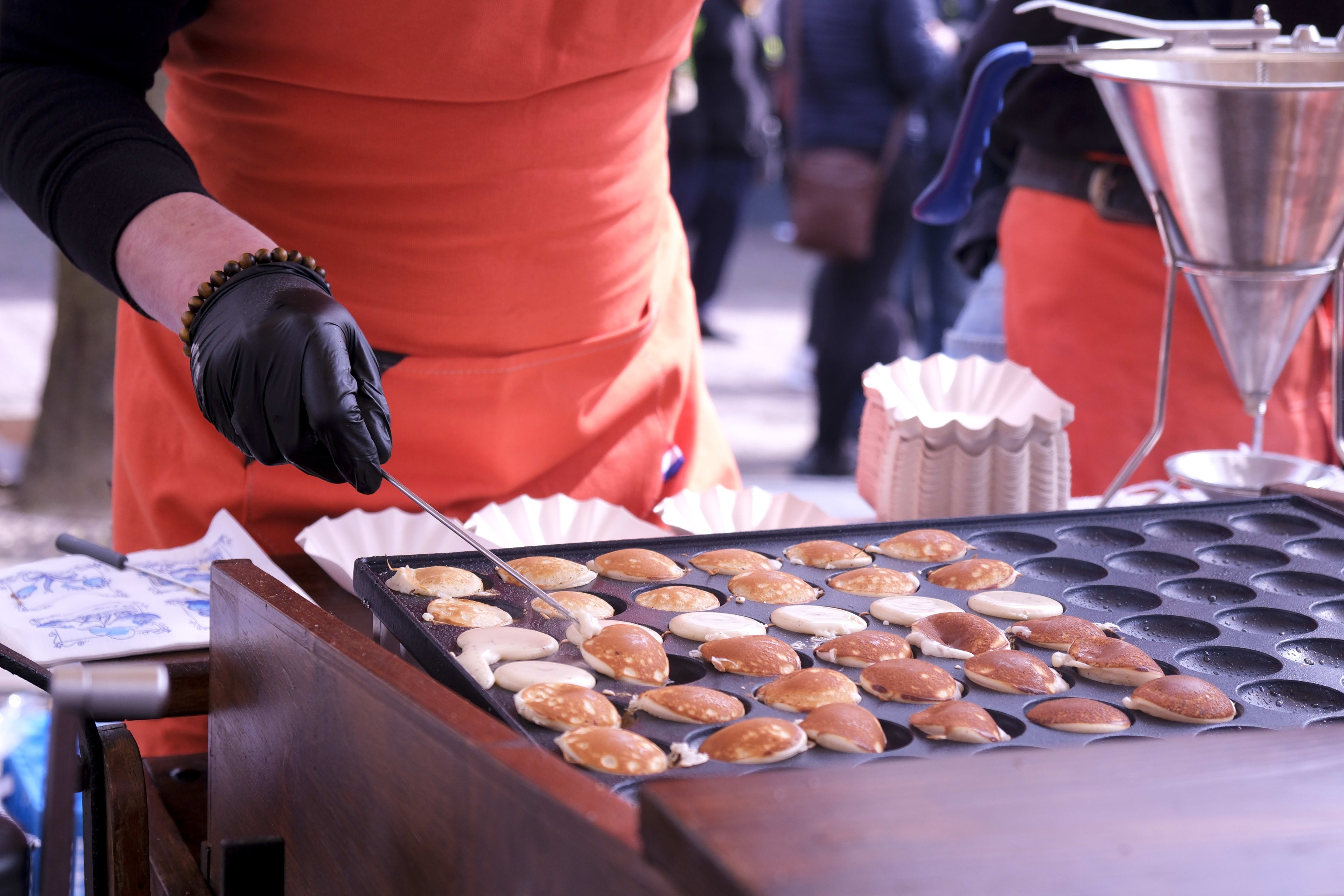 Snacken op de vrijmarkt niet zo veilig als gedacht: 'Kip bewaard op 13 graden'