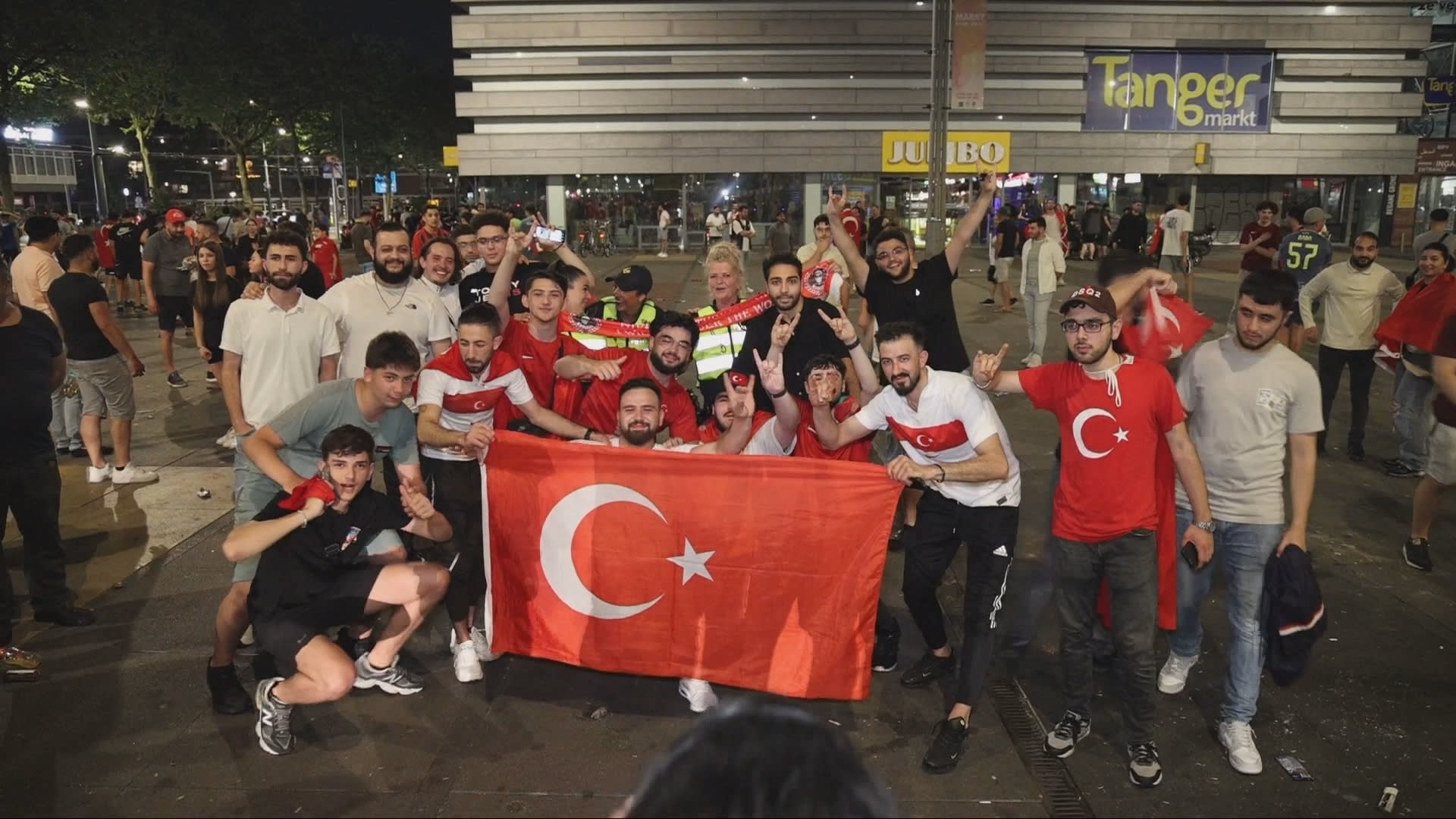 Verkeerschaos in meerdere steden door feestvierende Turken na behalen volgende ronde EK