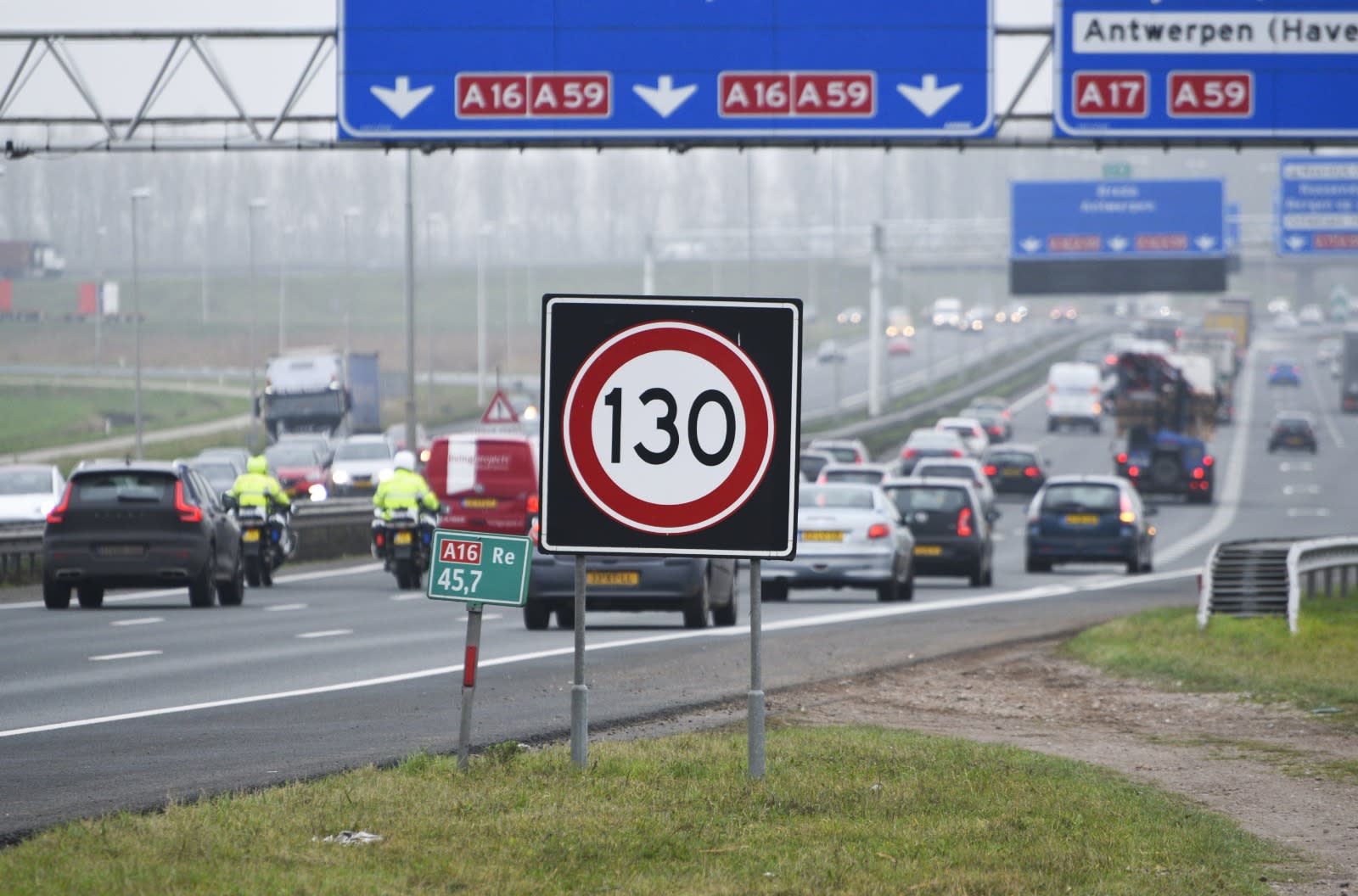 Verkeerspsycholoog wil 130 km/u op snelweg niet terug: 'Lijkt me niet slim'