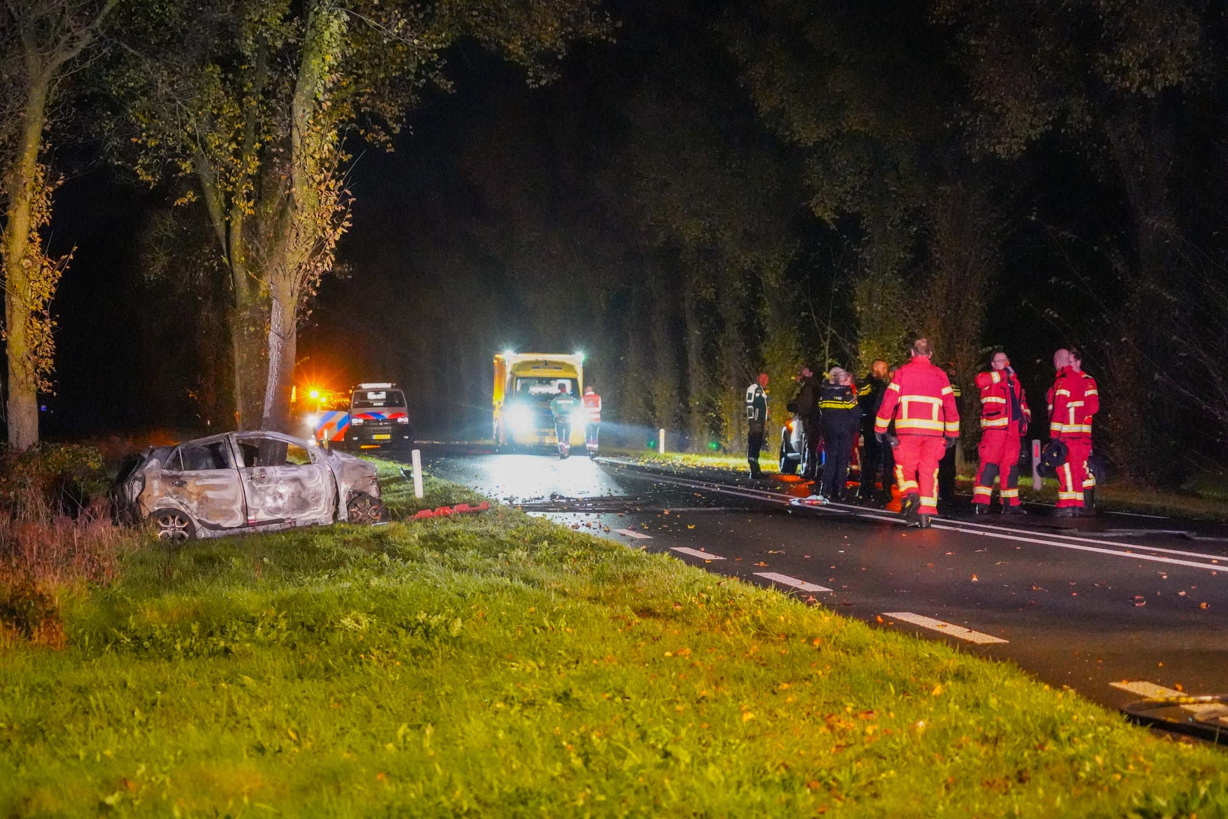 Man (18) overleden na botsing tegen boom in Stadskanaal