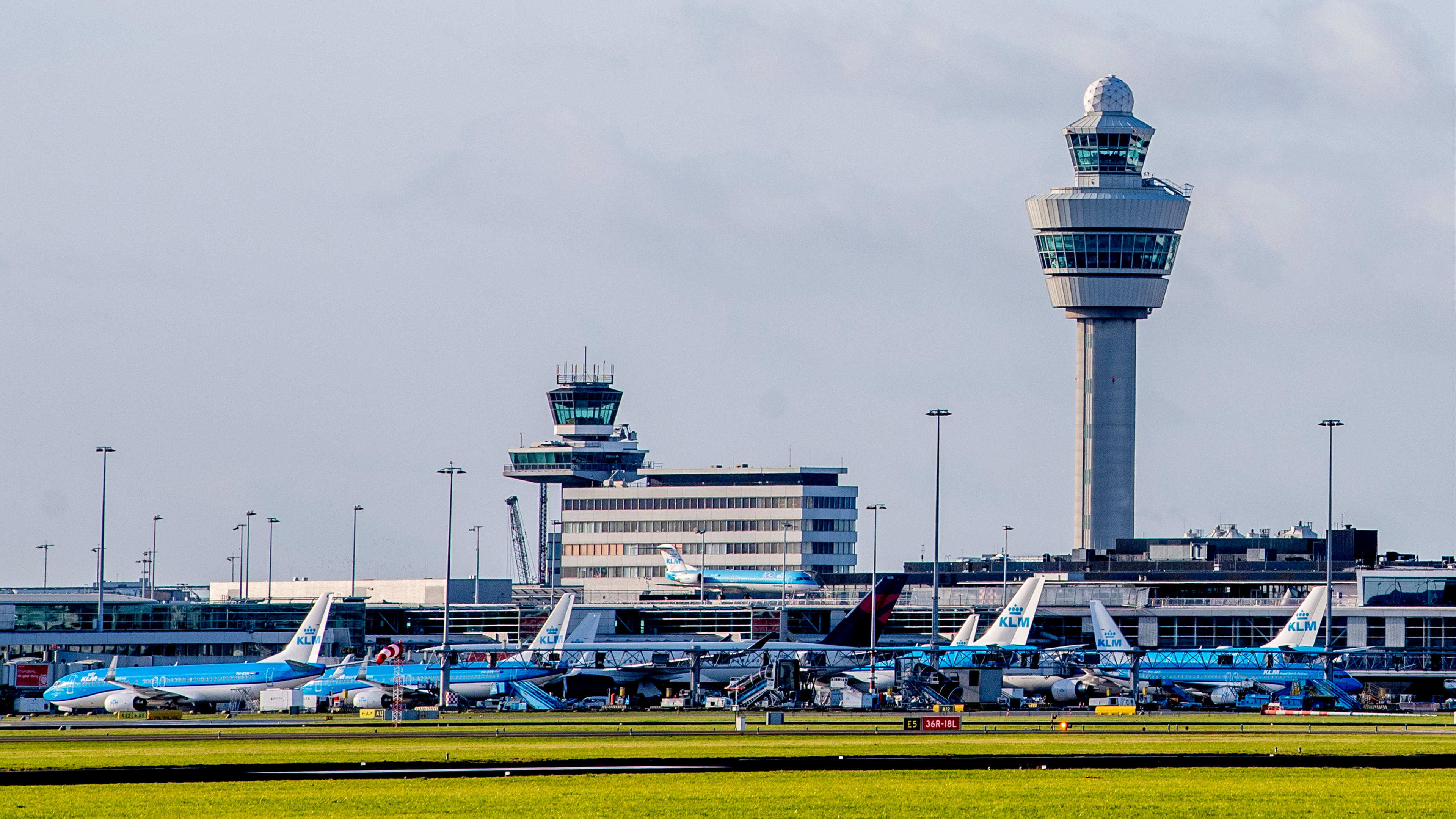 Vliegen vanaf Schiphol te duur, reizigers vertrekken over de grens