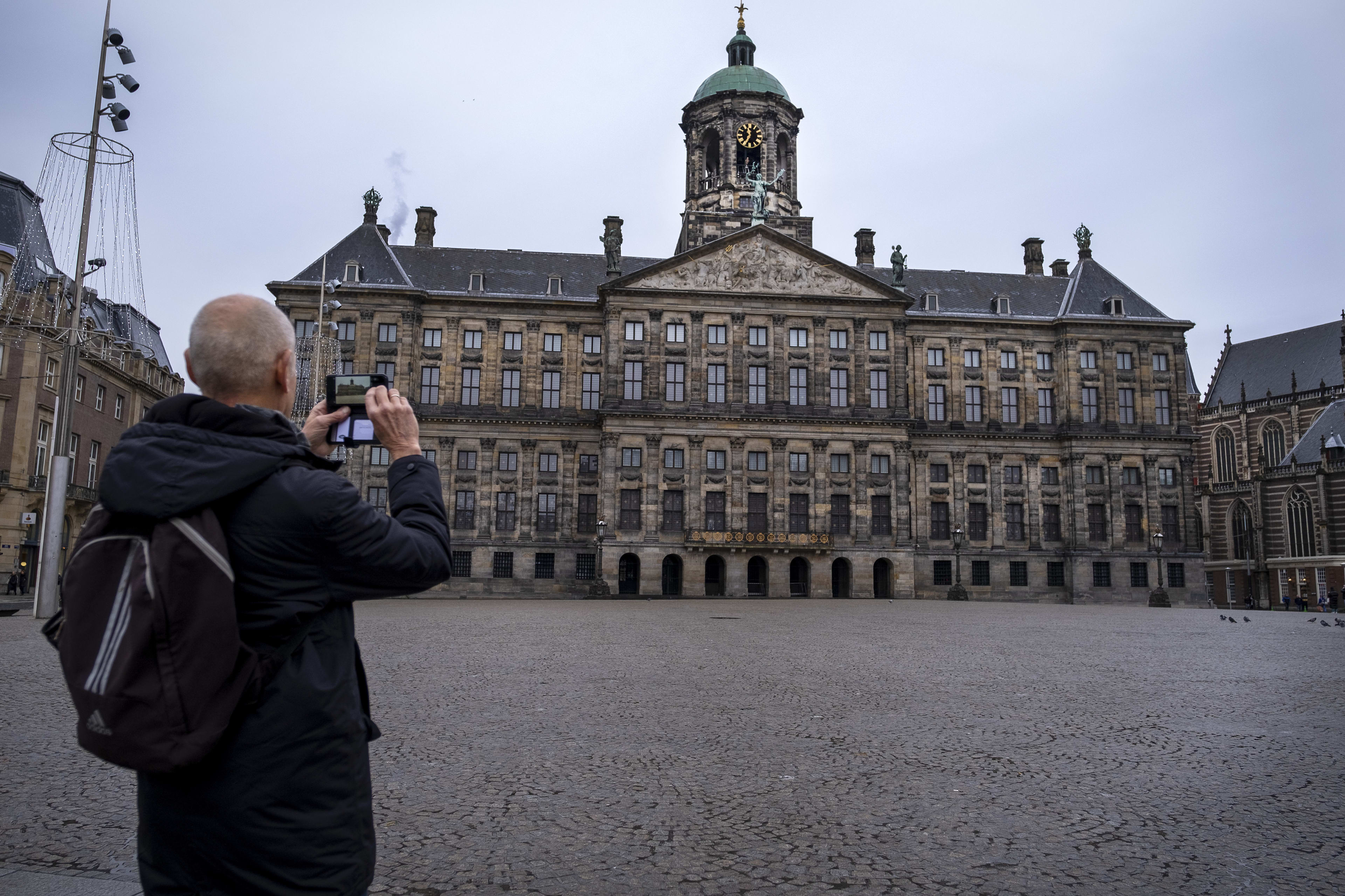 Twee derde van Nederlanders wil algehele lockdown vanwege toenemend aantal besmettingen