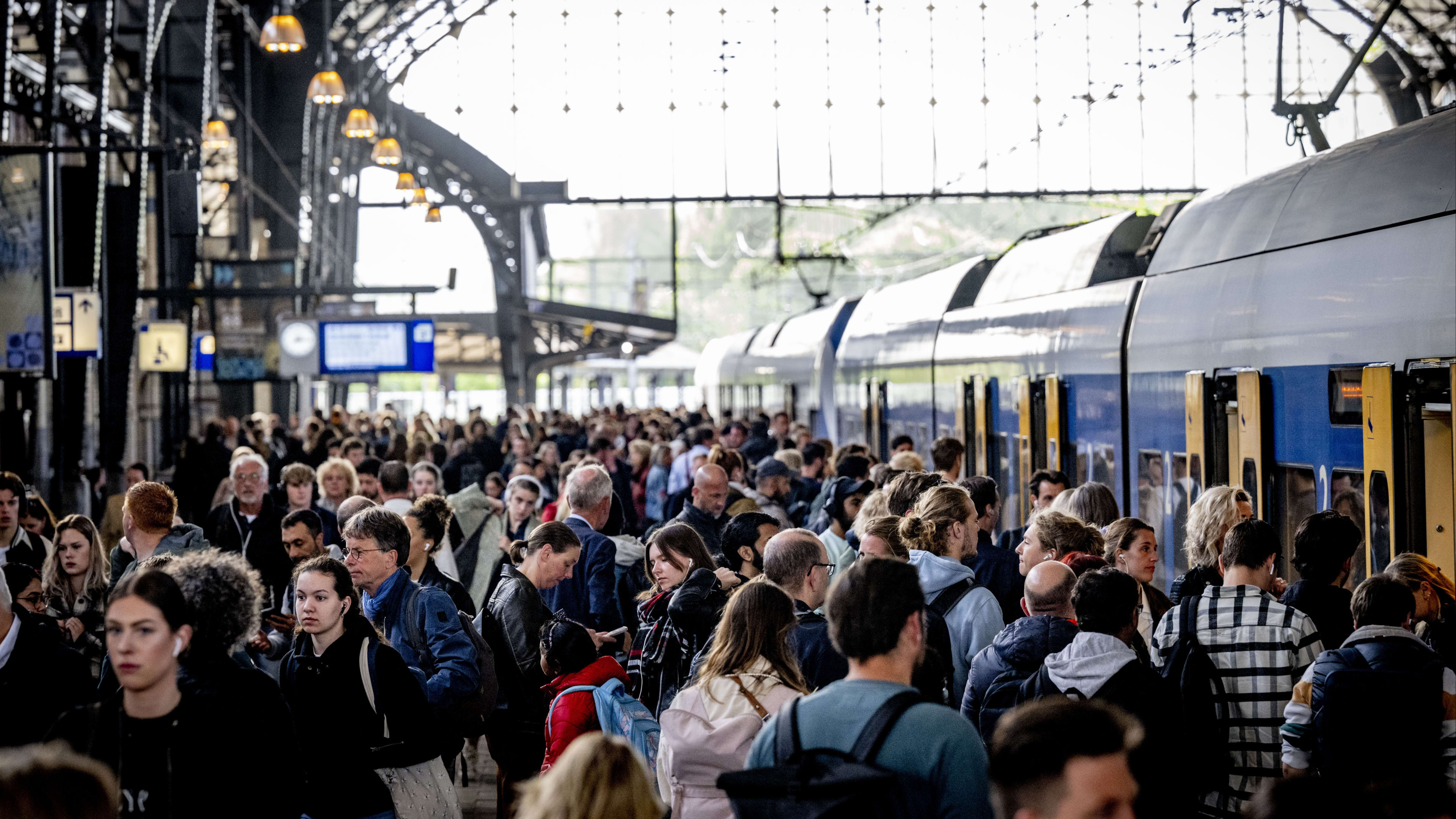 ProRail erkent achterblijvende prestaties op spoor: 'Heel vervelend voor reizigers'