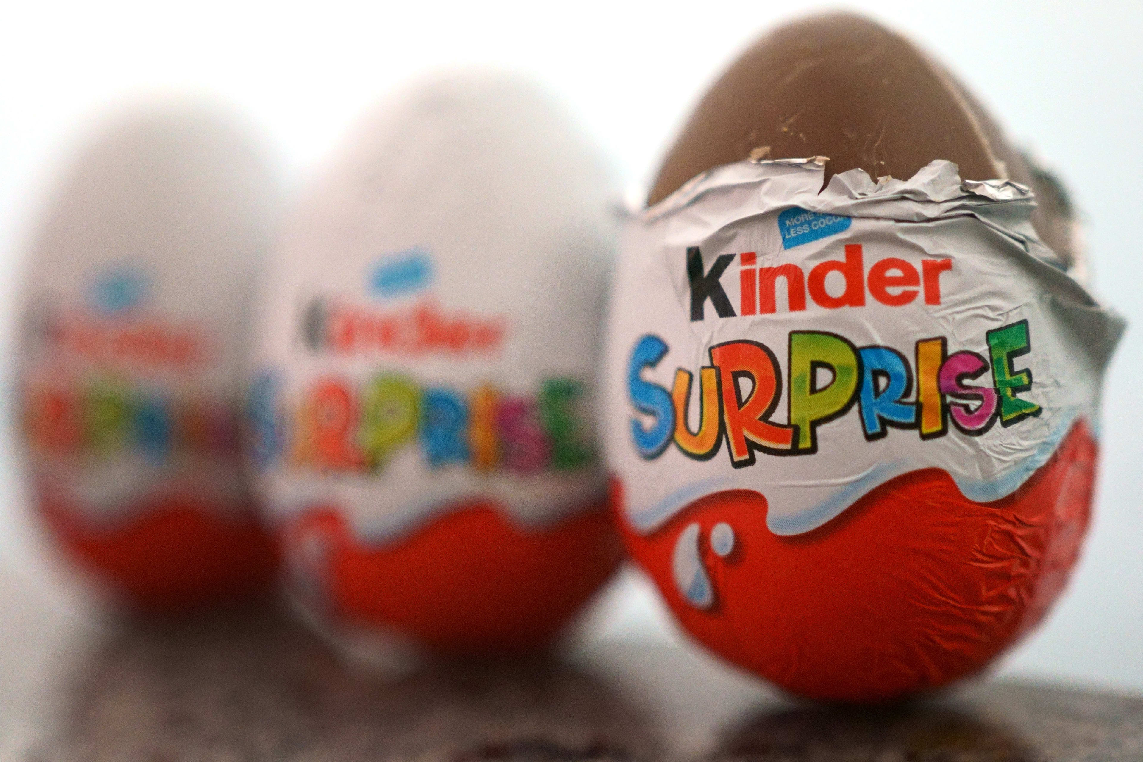 'Ook in Nederland kinderen besmet met salmonella na eten Kinder Surprise'