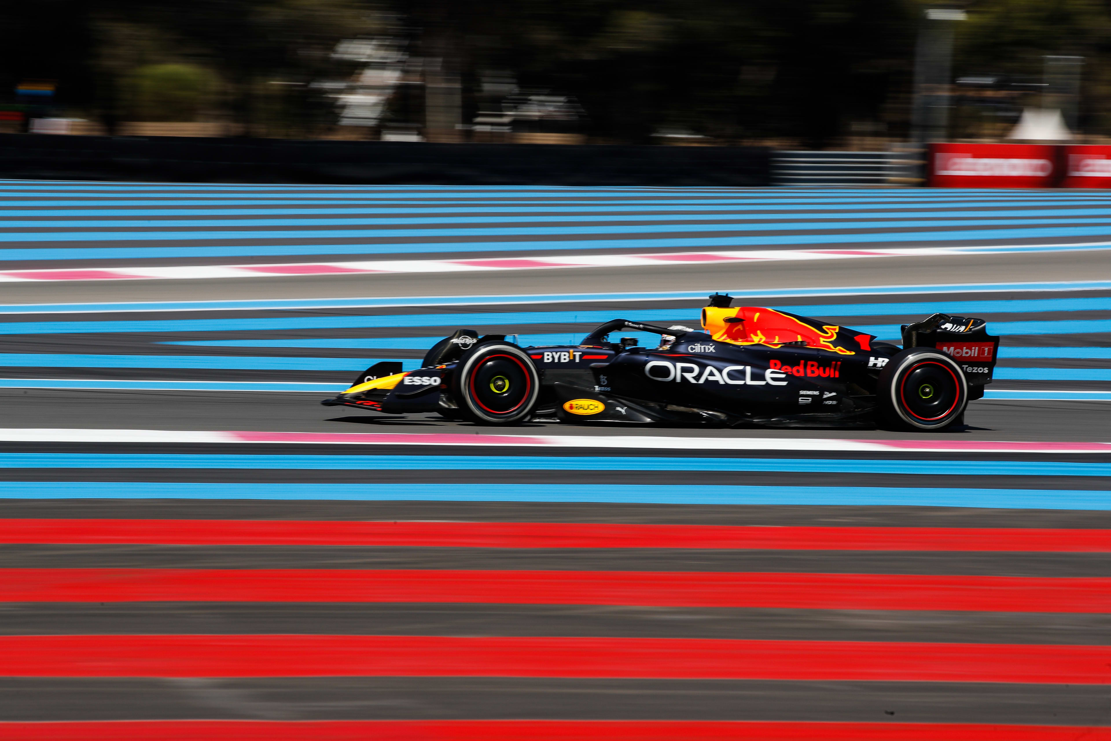 Verstappen overtuigend de snelste op Paul Ricard, plukt vruchten van crash Leclerc