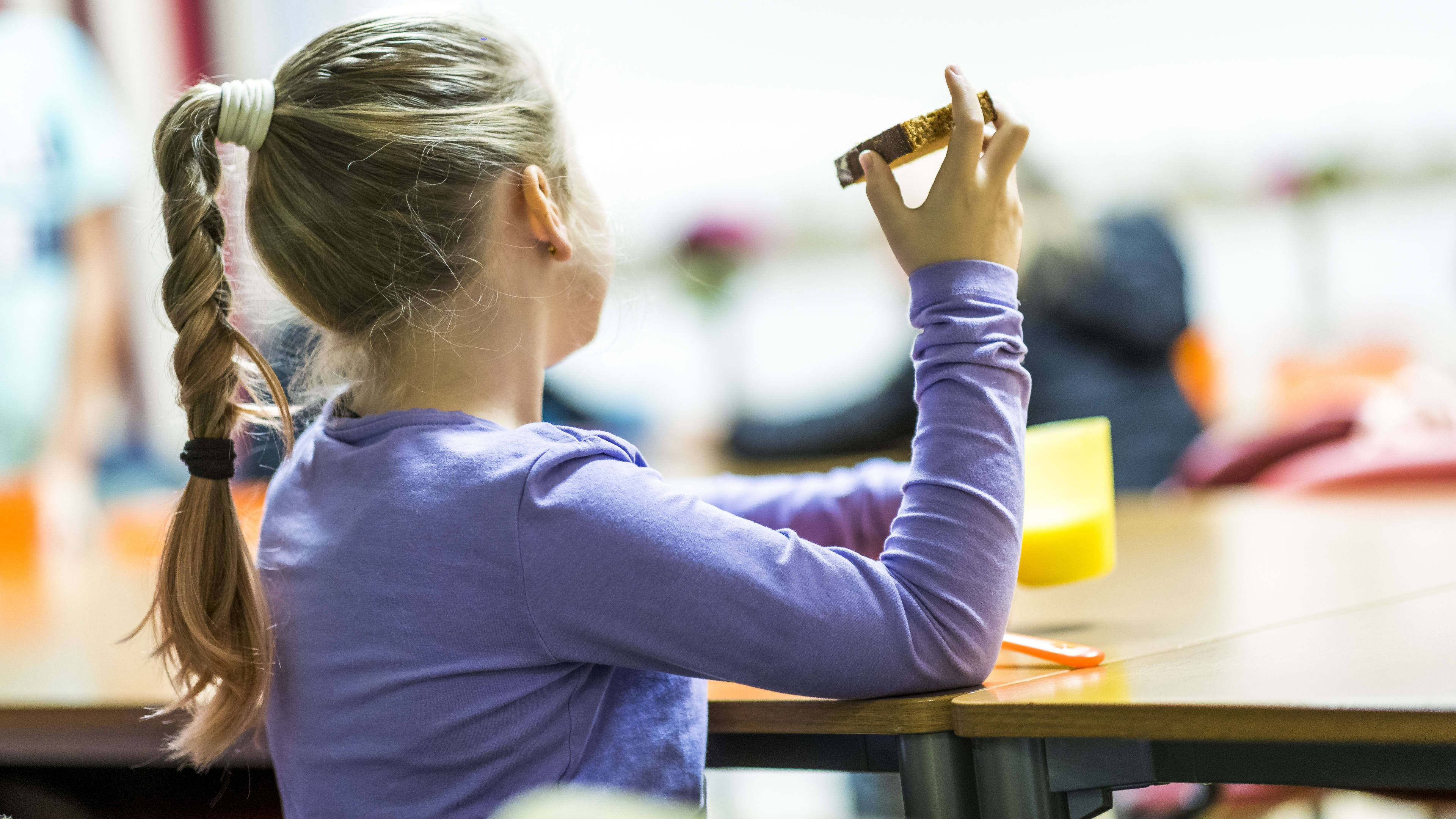 Kwart scholen voorziet arme leerlingen inmiddels van gratis schoolmaaltijd