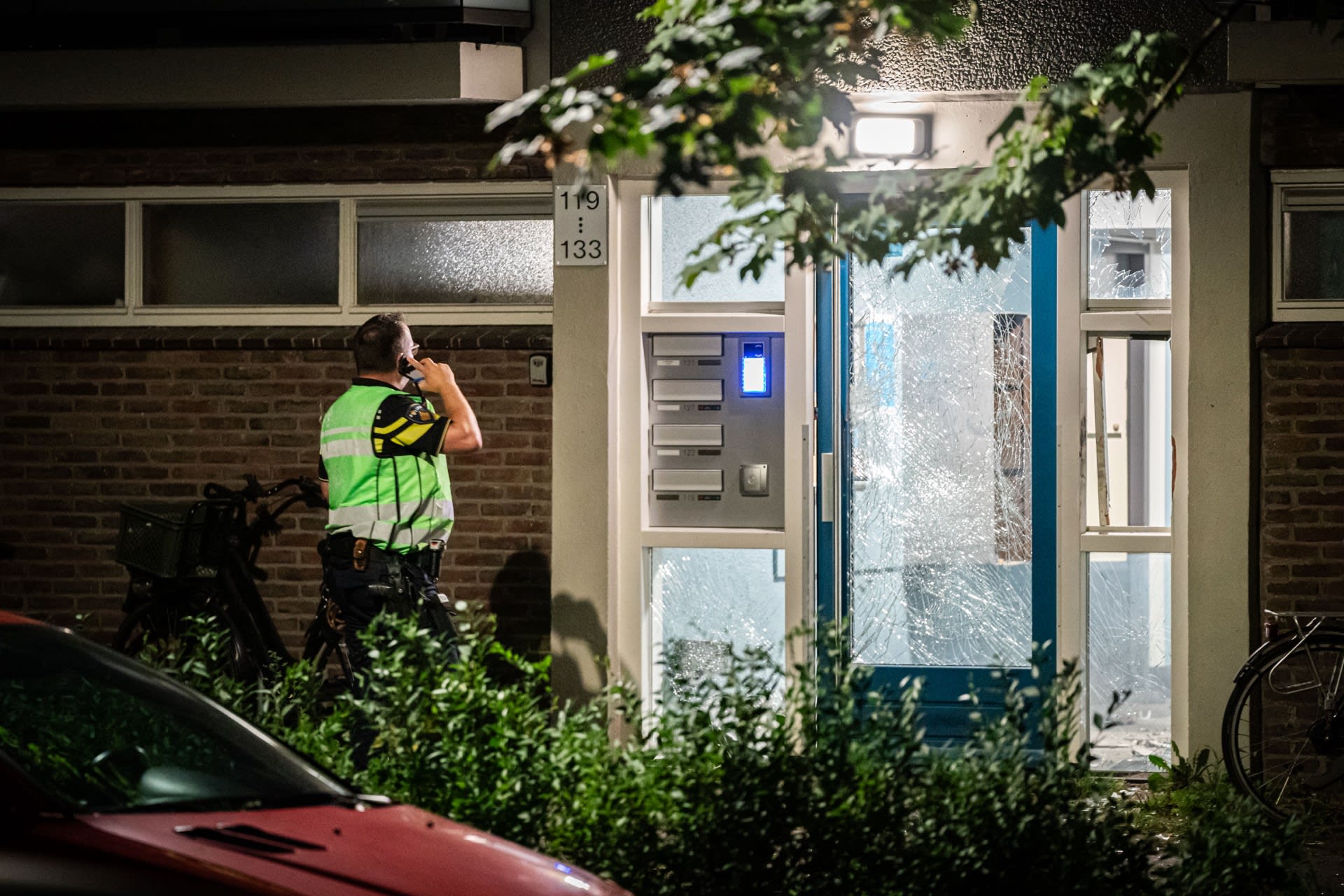 Explosie in portiek van flat in Utrecht, flinke schade