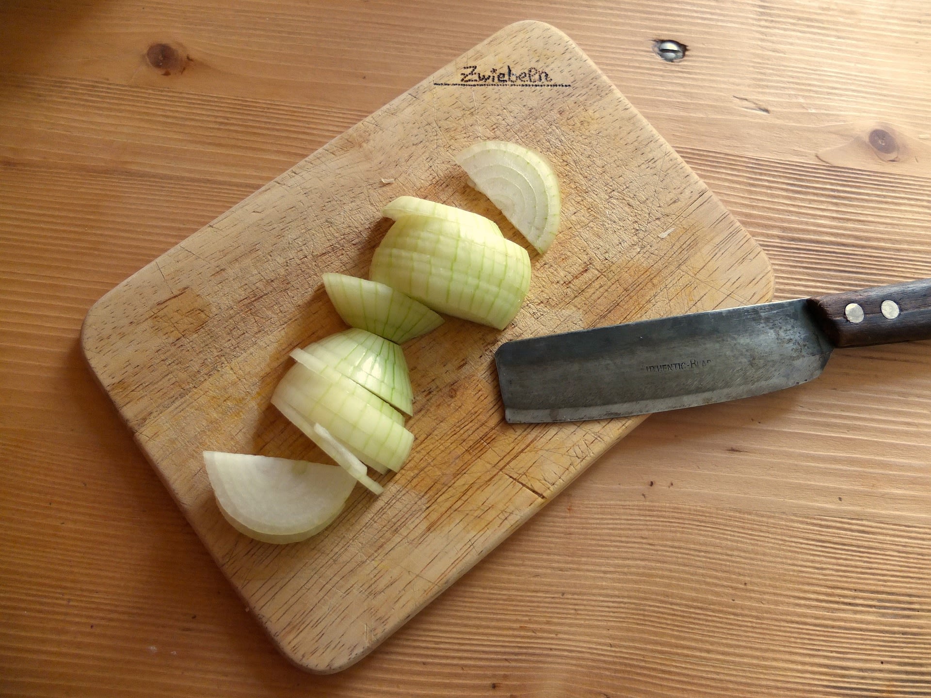Handige tip: zo huil je niet meer tijdens snijden van uien