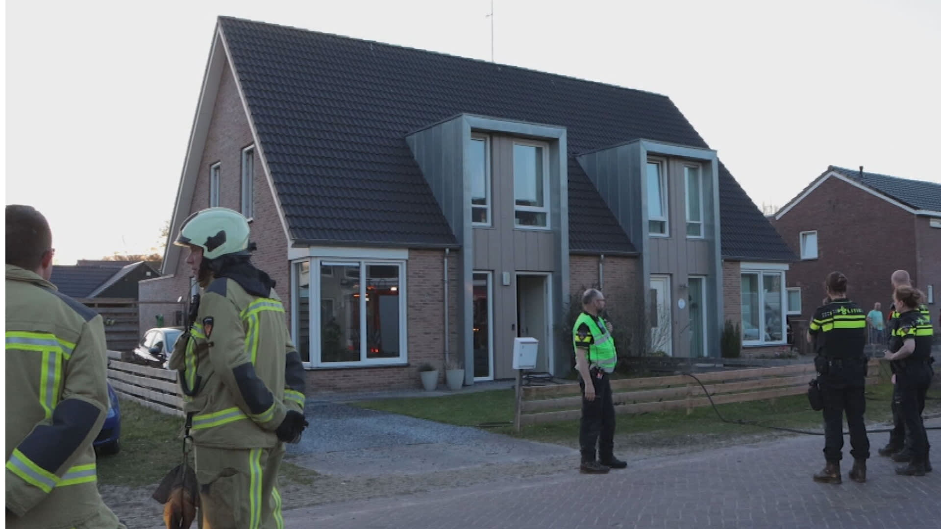 Hond omgekomen bij explosie en brand in woning Weiteveen