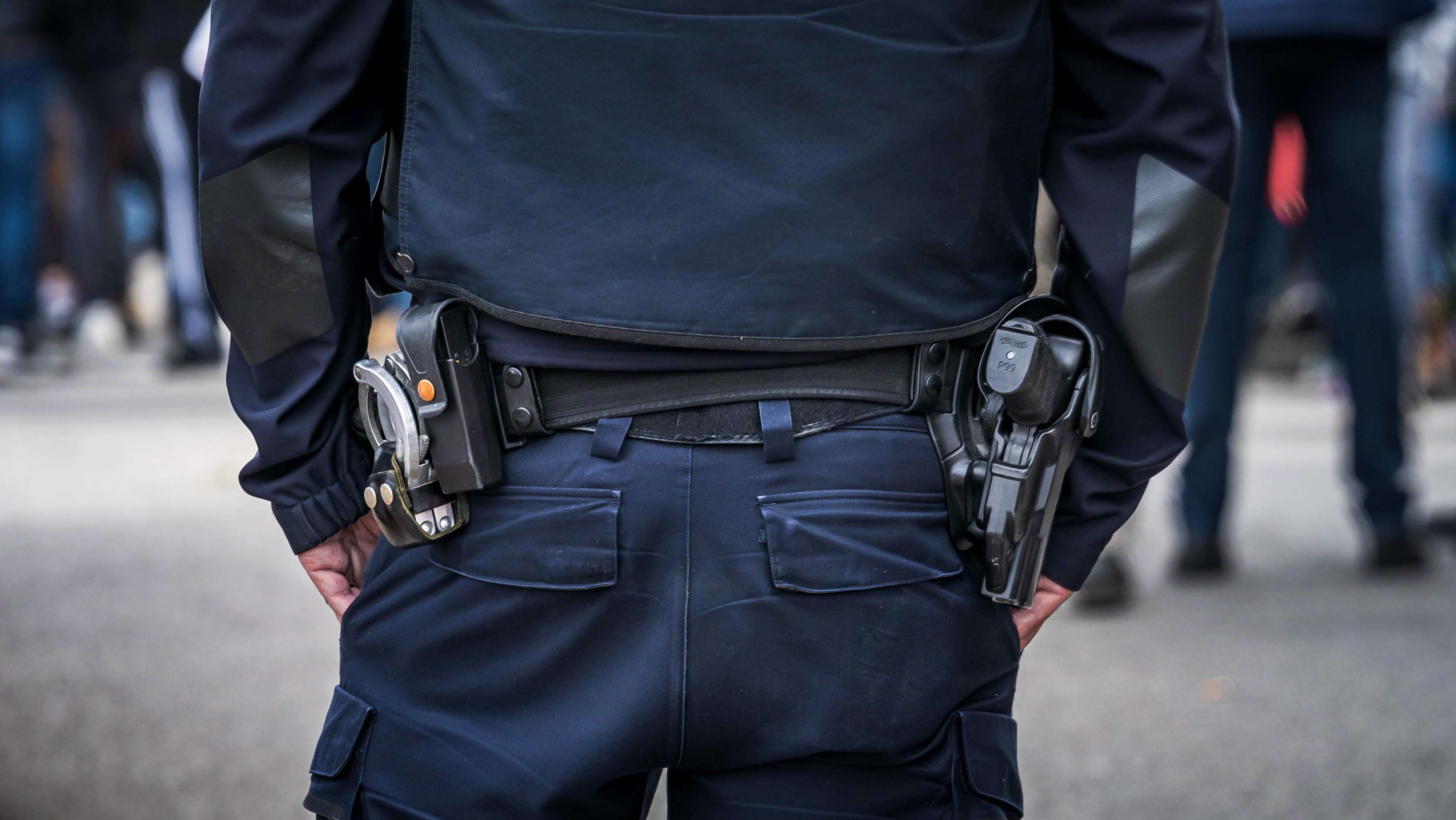 Arrestant overleden bij cellencomplex Amsterdam na aanhouding | Hart