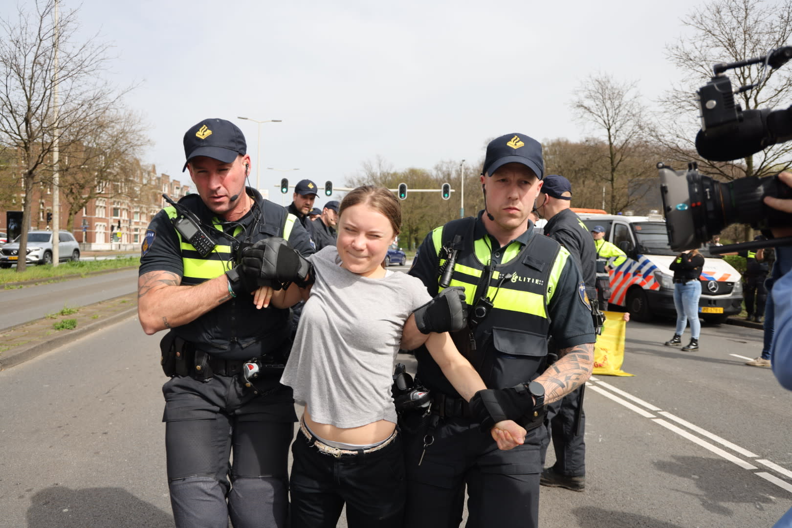 Greta Thunberg opgepakt bij verboden demonstratie op A12