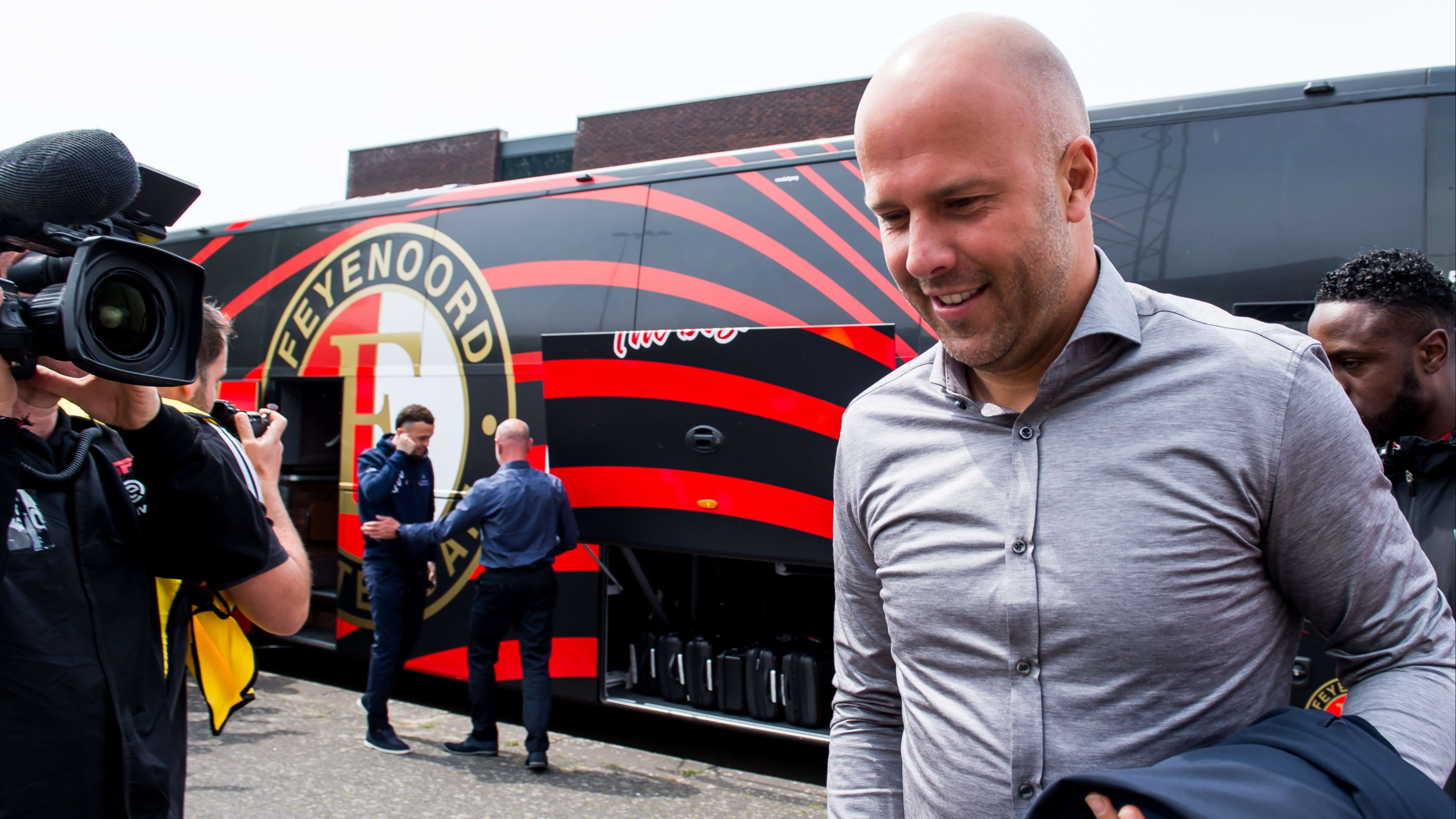 Arne Slot hakt knoop door en blijft bij Feyenoord: 'Doorbouwen'