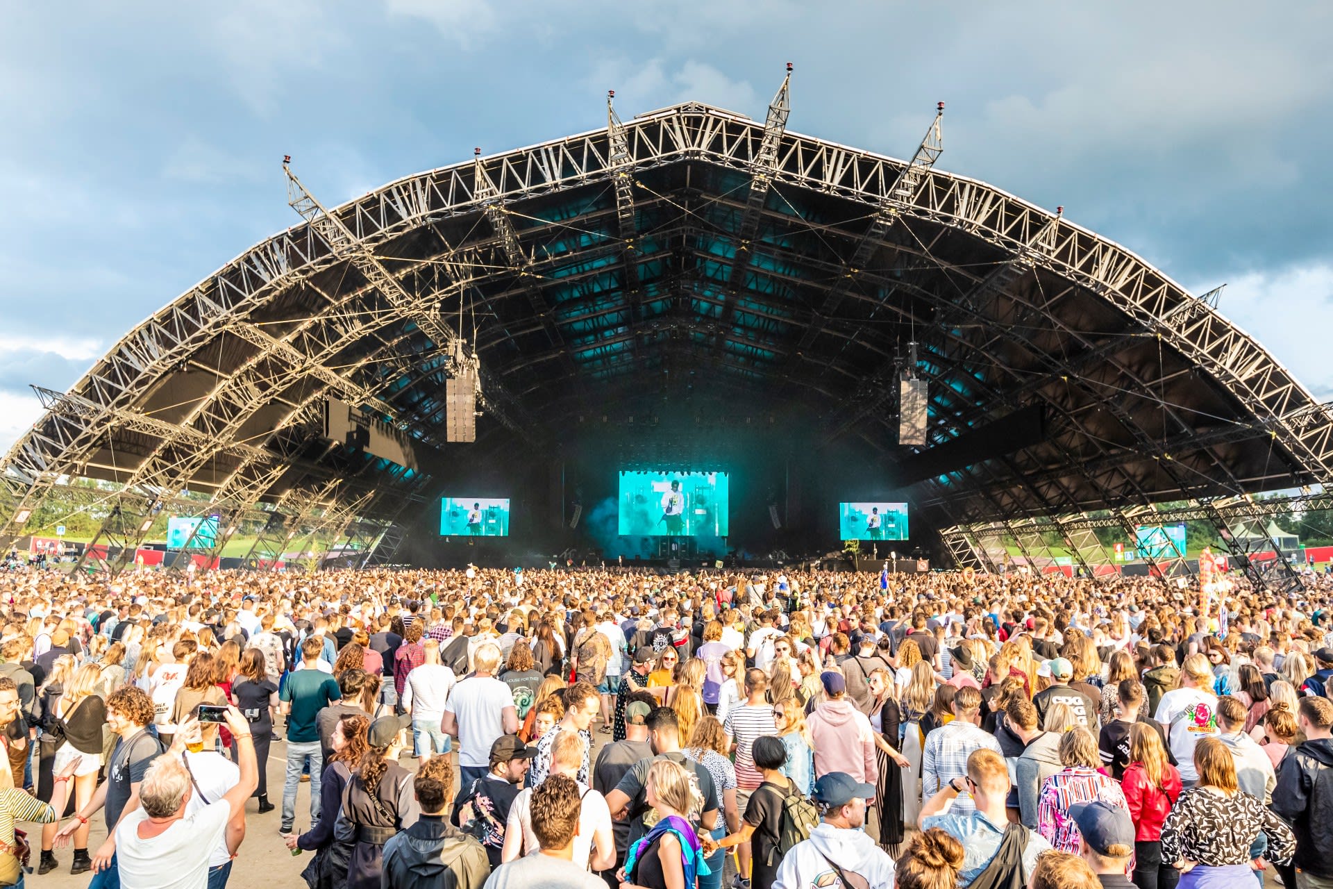 LIVEBLOG | 'Hoop op festivals terug te zien in goede kaartverkoop'