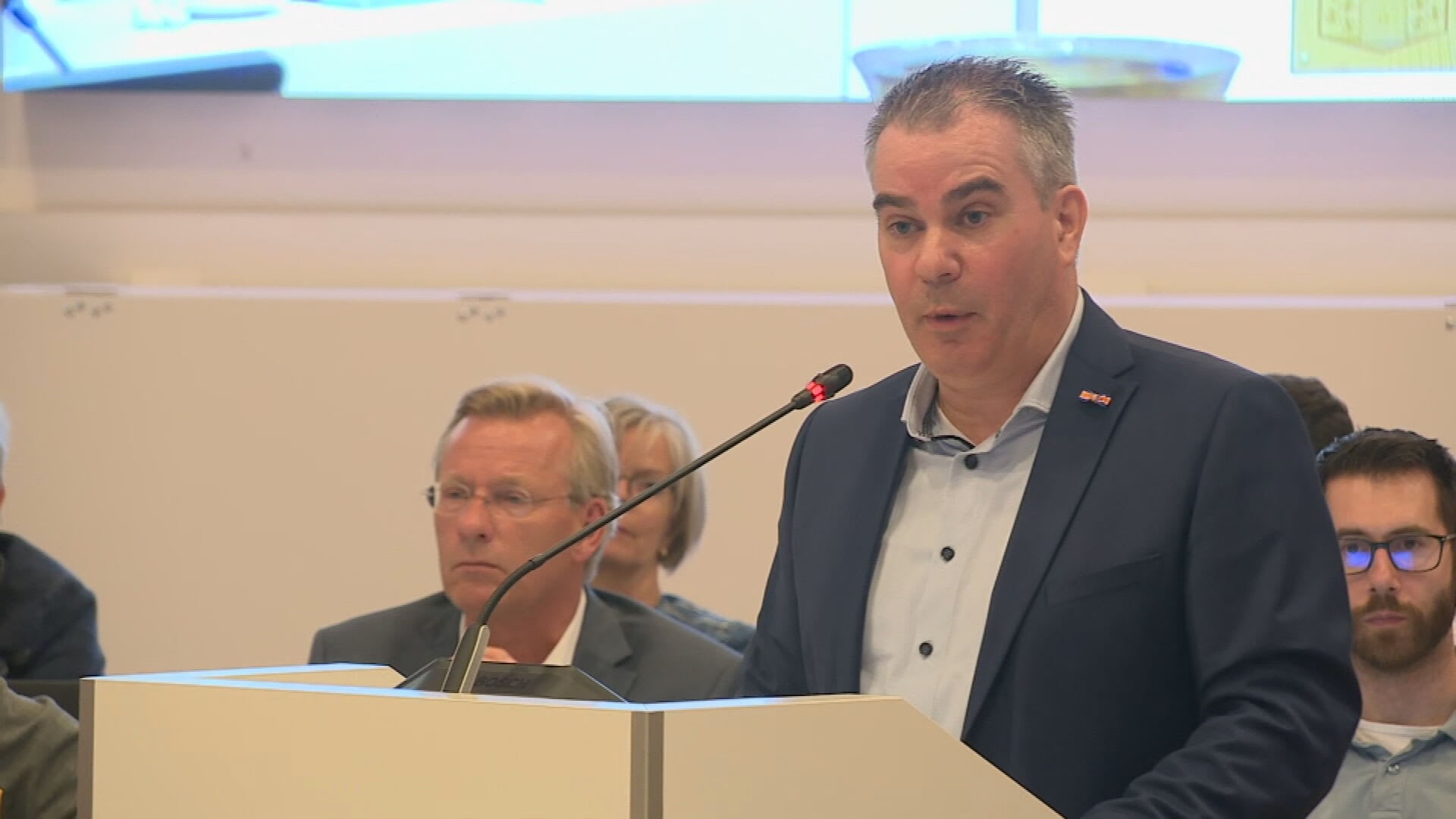 Verrassend: wethouder door het stof, plannen bouw woningen voor 280 asielzoekers staan niet vast