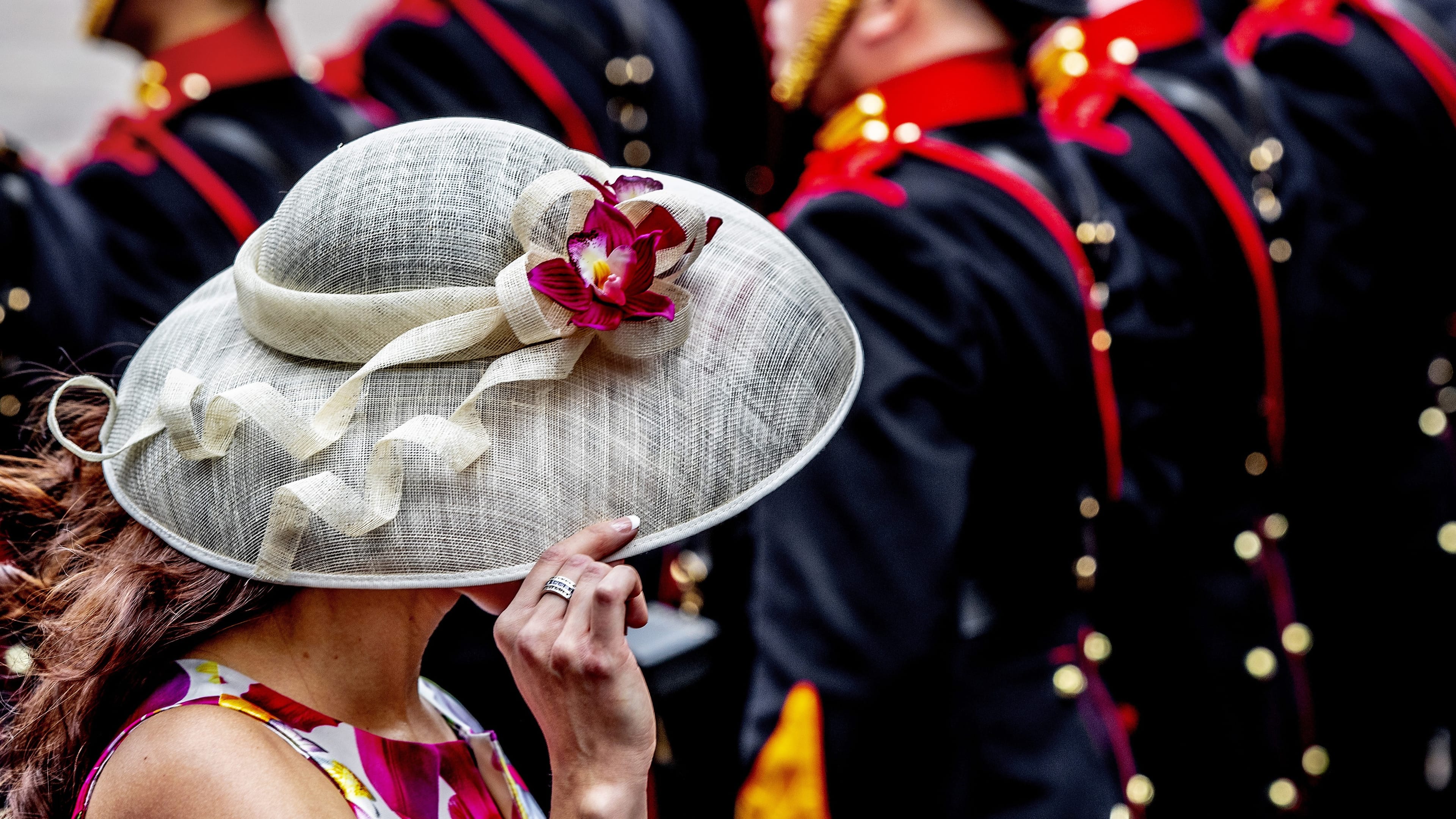 prinsjesdag-in-beeld-dit-waren-de-outfits-en-hoeden-hart-van-nederland