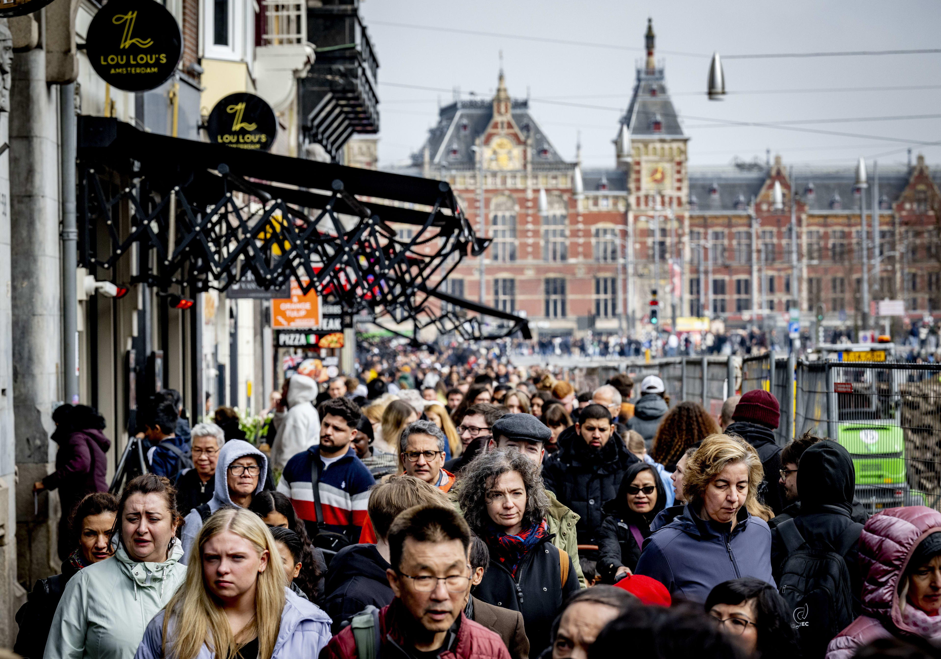 Actiegroep tegen massatoerisme spant zaak aan tegen gemeente Amsterdam
