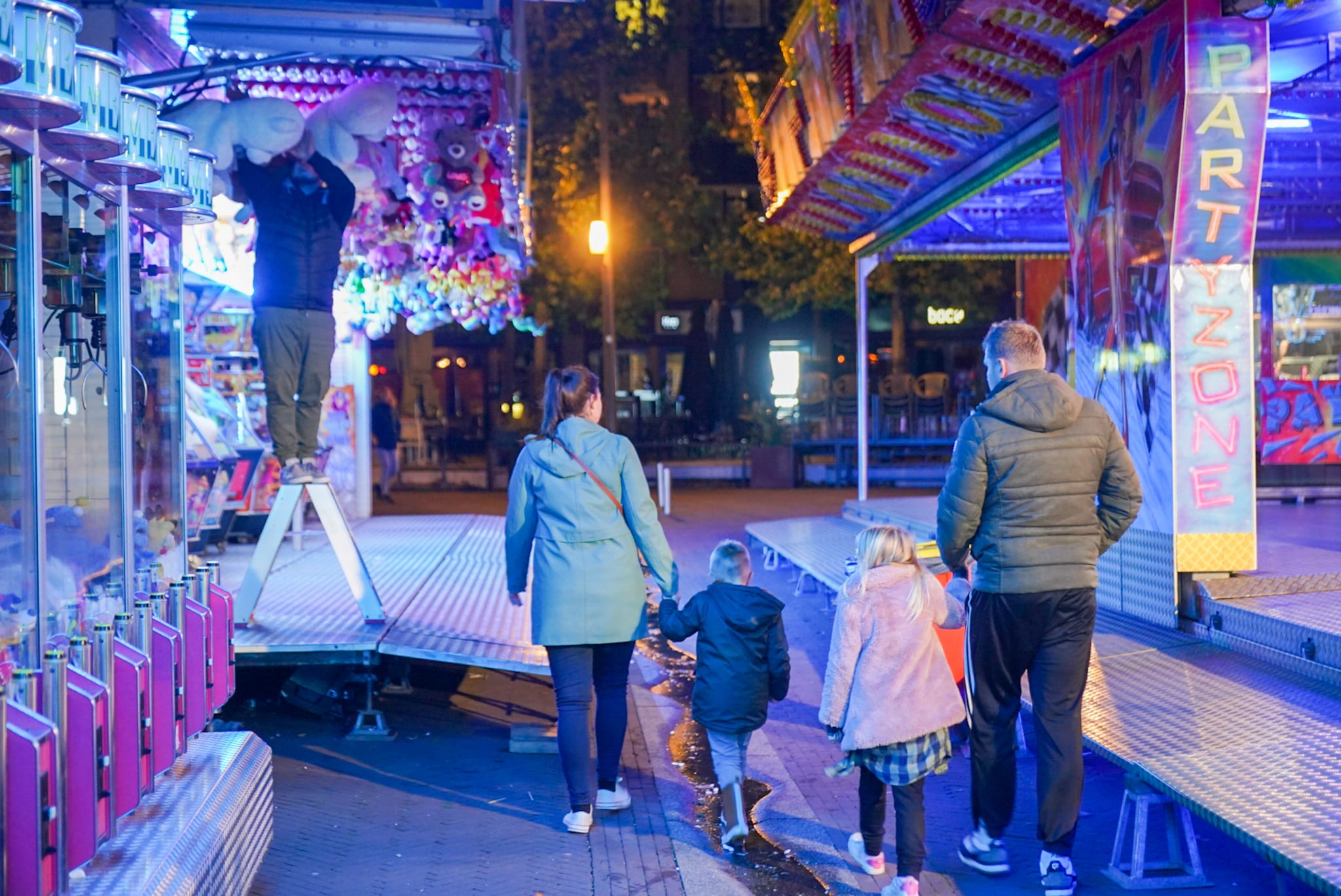 Kermis in Houten eerder dicht na onrust door rellende jongeren