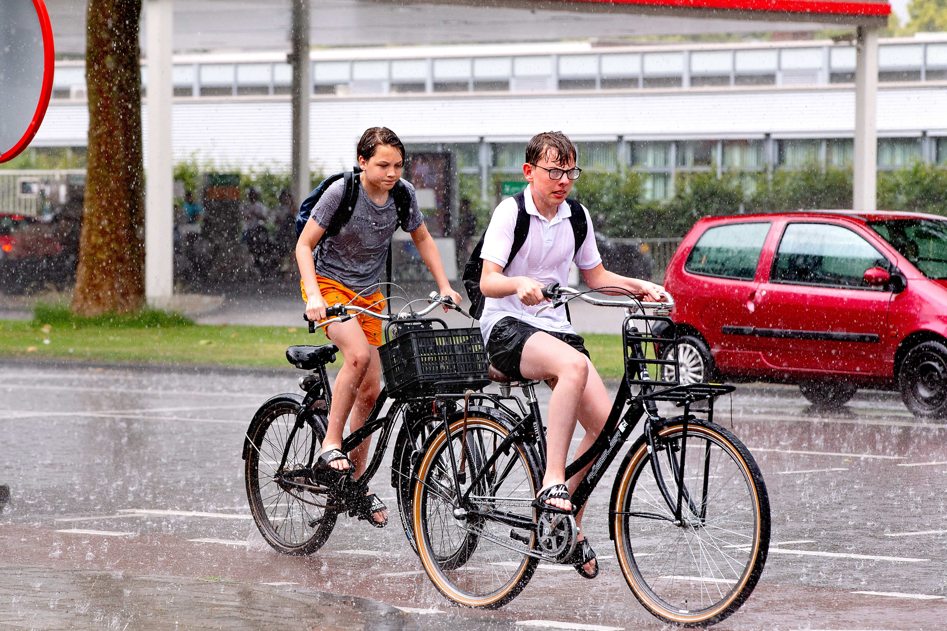 Het weer van juni 2020: extreem veel regen én tropische zomerhitte
