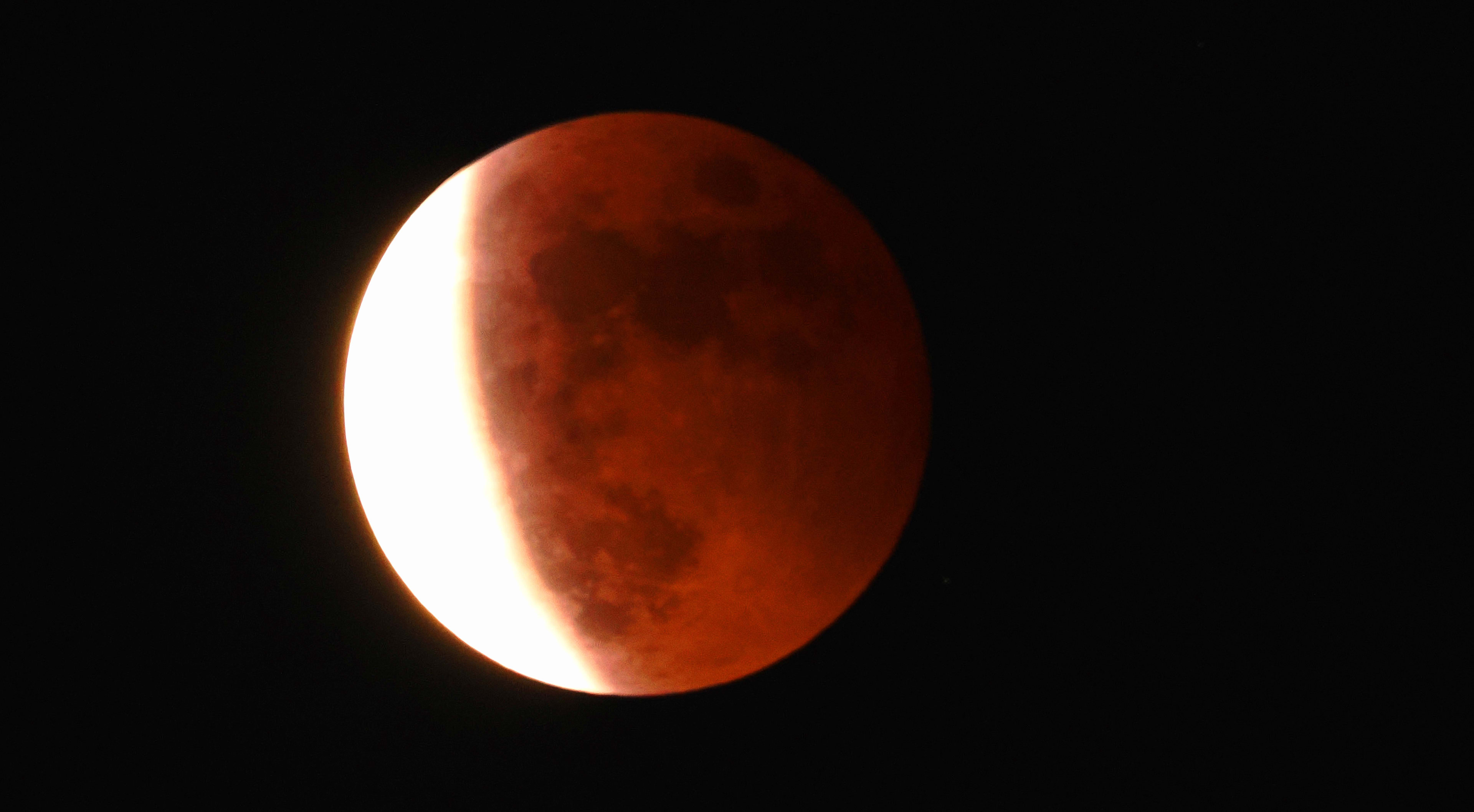 Komend weekend maansverduistering te zien in Nederland