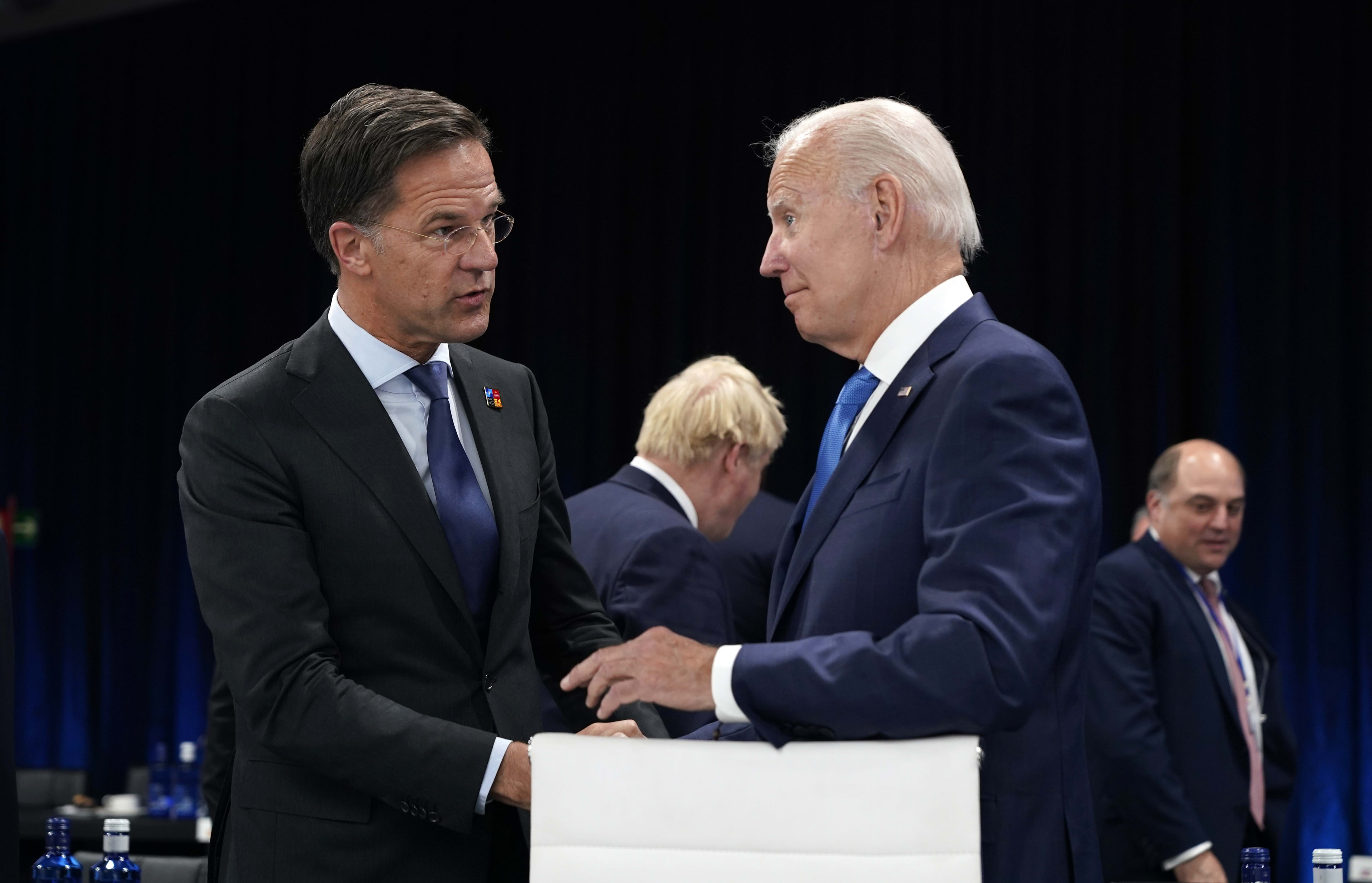 Biden kaatst bal terug naar Rutte: shouldn't it be 'voetbal'?