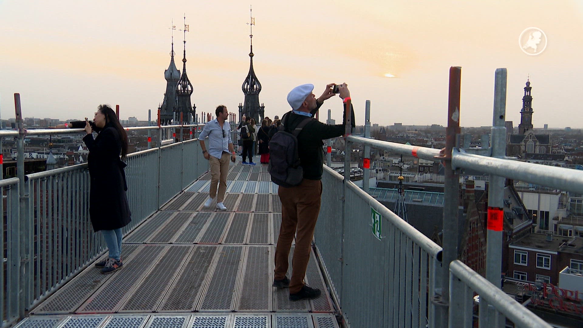 Uniek: Amsterdamse kerk opent dak van bijna 40 meter hoog
