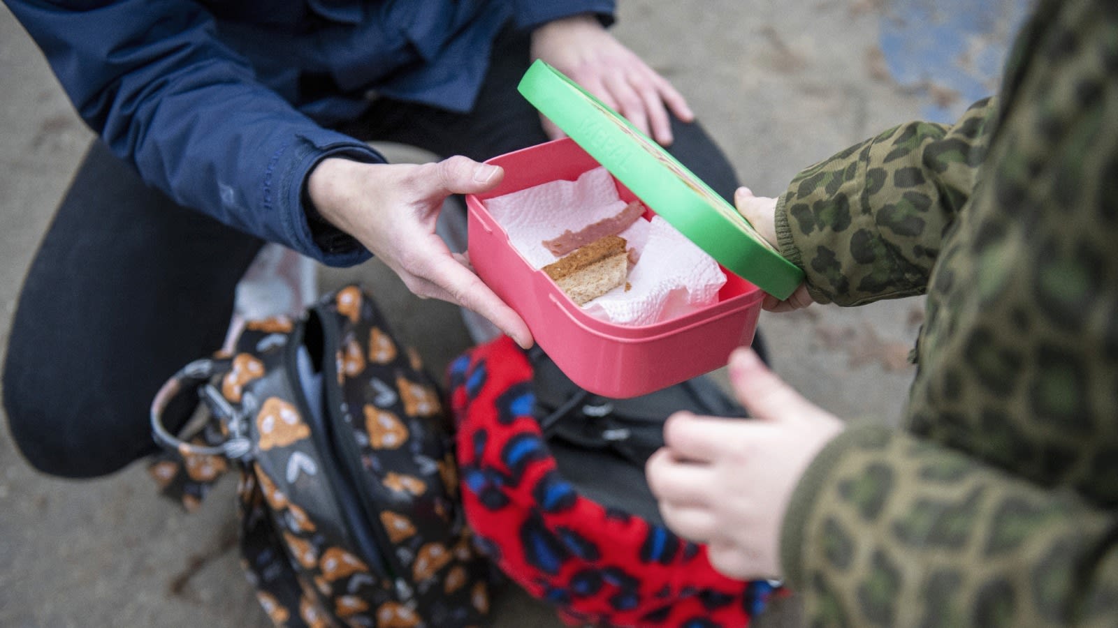 Leerling (11) valt om van de honger omdat gezin zonder geld zit