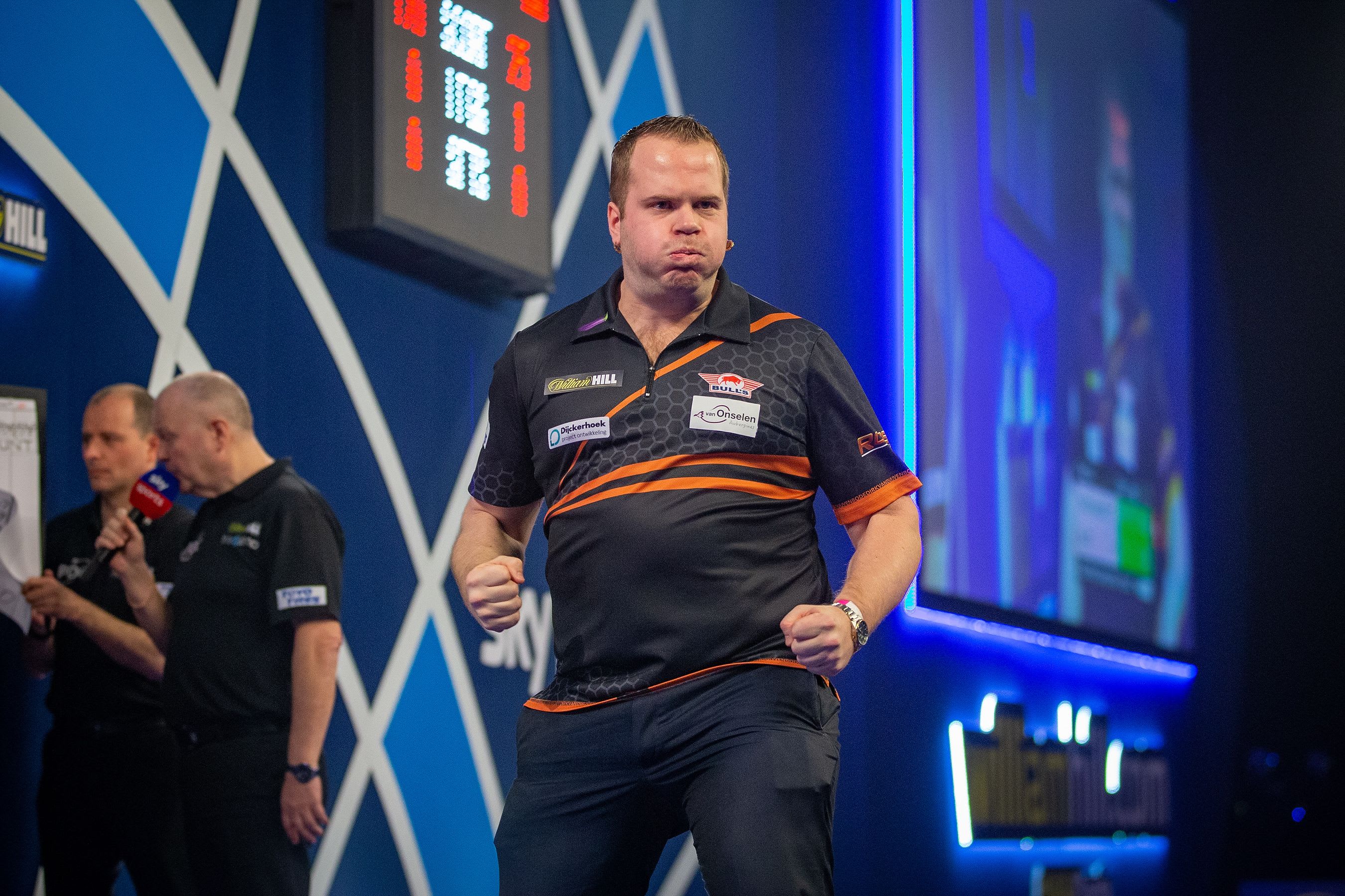 Dirk 'Aubergenius' van Duivenbode tweede Nederlander in kwartfinales WK Darts