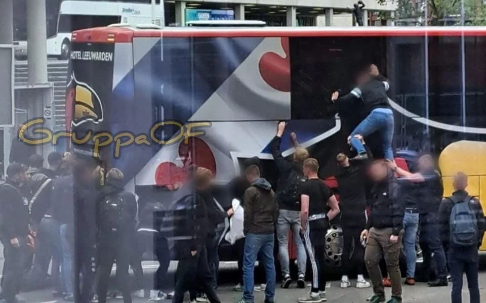 Supporters FC Groningen mogen Friese bus slopen na fout van busmaatschappij