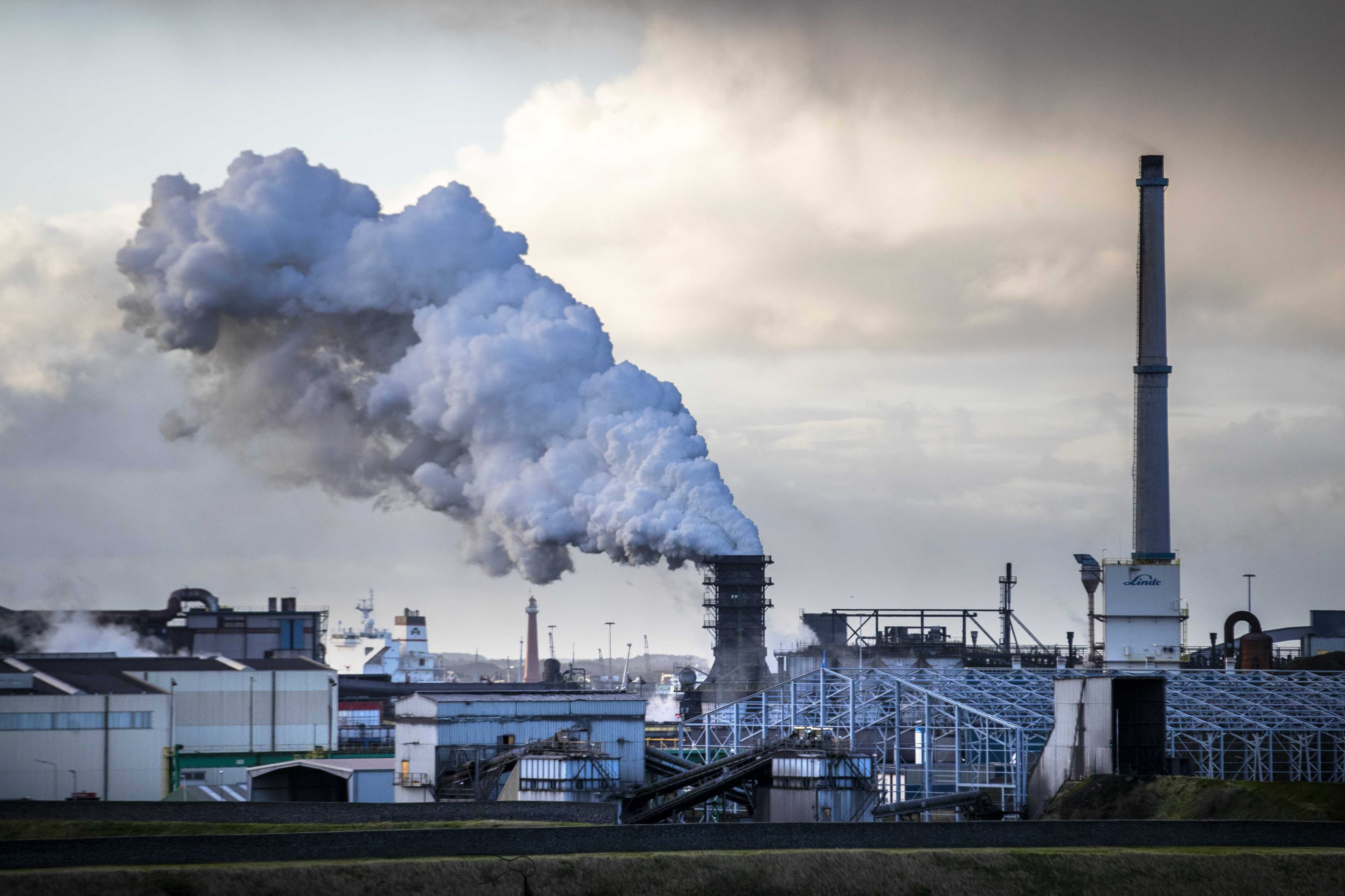 Inwoners Wijk aan Zee doen aangifte tegen Tata Steel