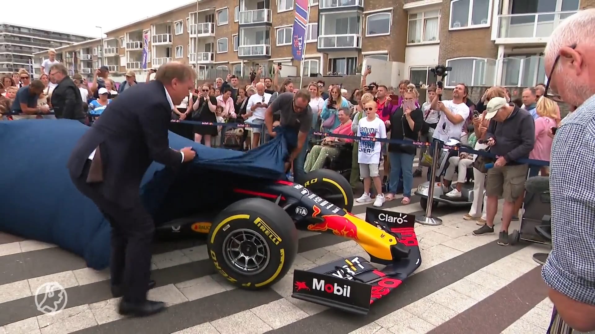 Formule 1-fans in Zandvoort bewonderen bolide van Max