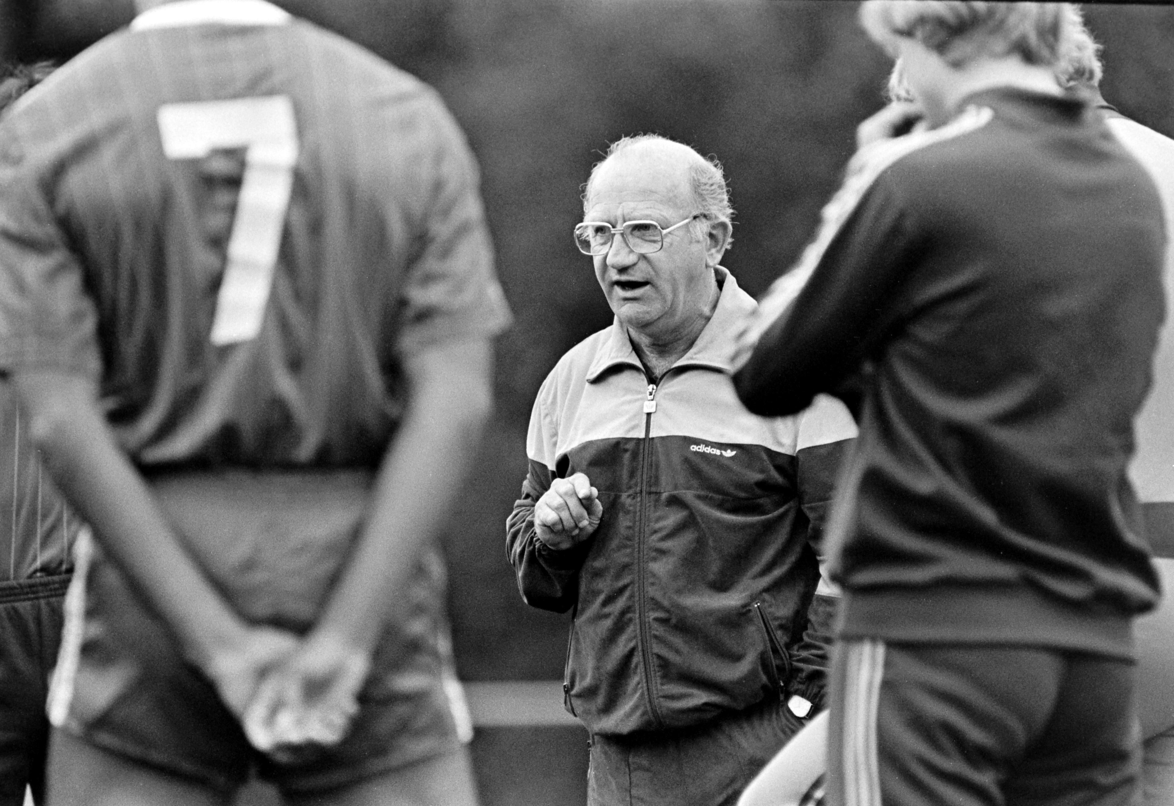 Oud-bondscoach en international Kees Rijvers (97) overleden