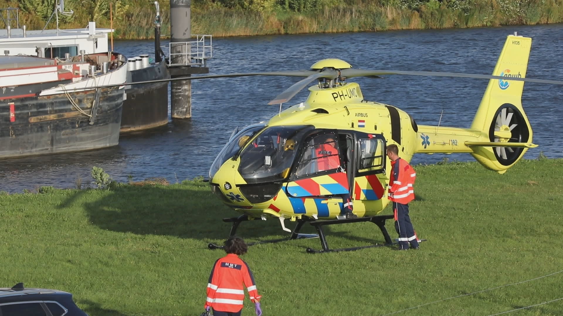 Dode en twee vermisten nadat boot omslaat bij Dinteloord