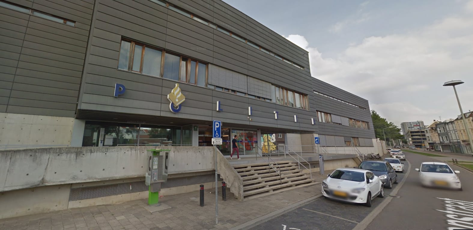 Aanslag met molotovcocktail op politiebureau Heerlen, drie mannen opgepakt