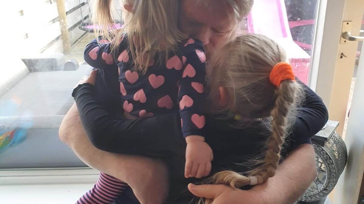Liline verloor na haar twee zoontjes deze week ook haar man: 'Moederdag hoeft voor mij niet'