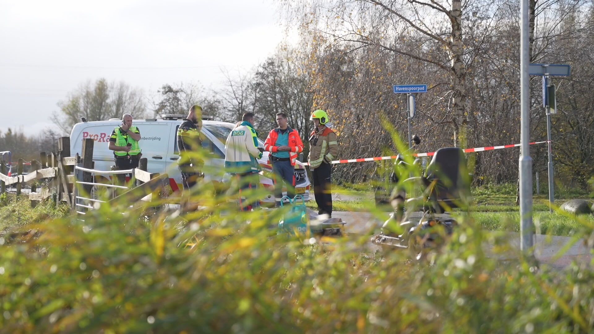 Hoogbejaarde vrouw (95) overleden na val in sloot met scootmobiel