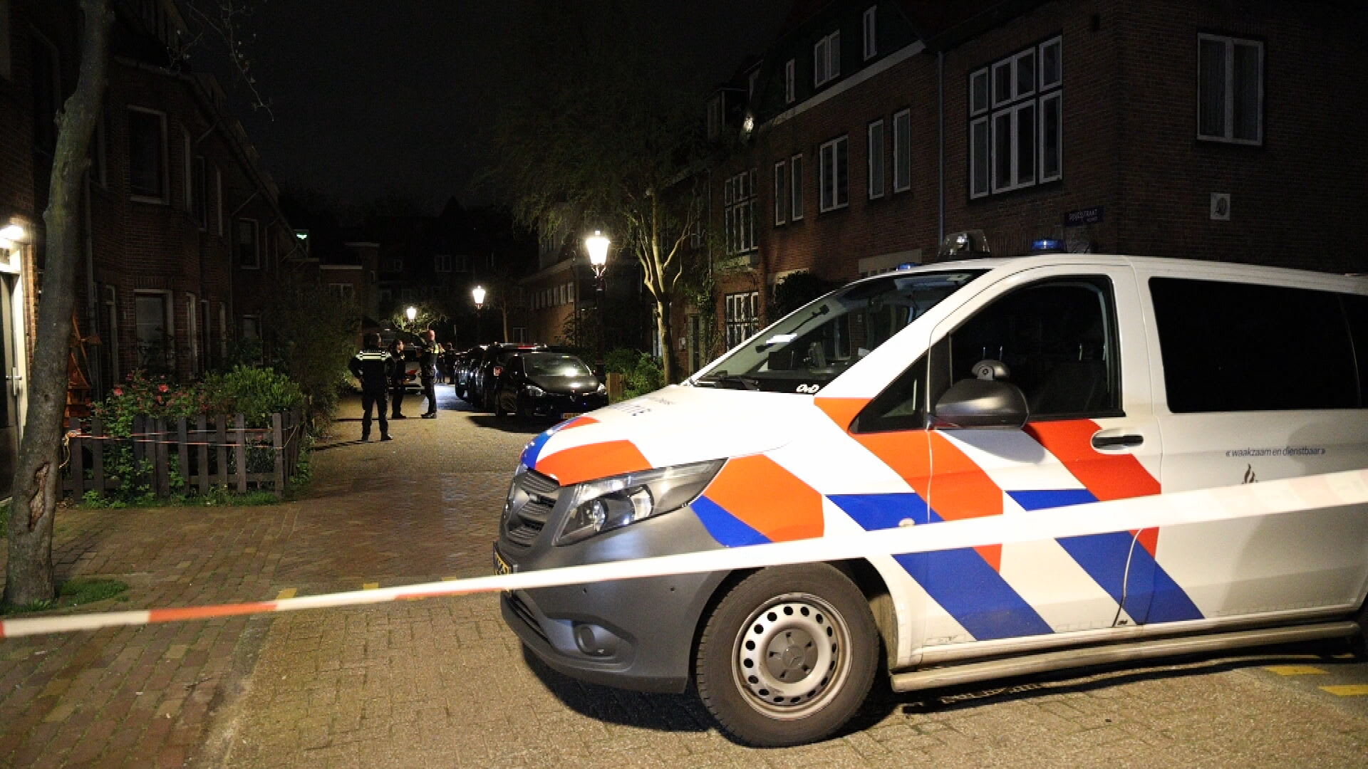 Schoten gelost bij Amsterdamse woning waar later explosief afging