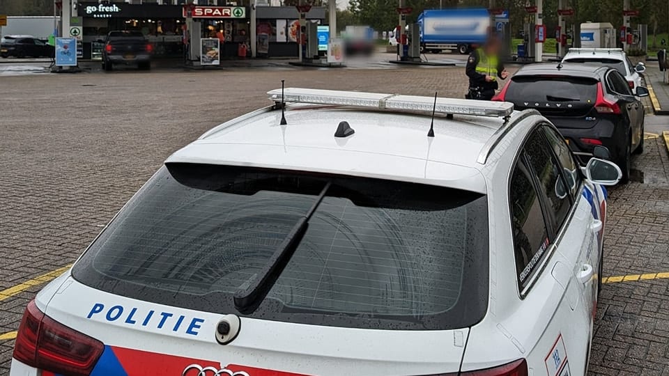 Aankomend rij-instructeur haalt politie in met 200 km/u: 'Ik weet wat ik doe'