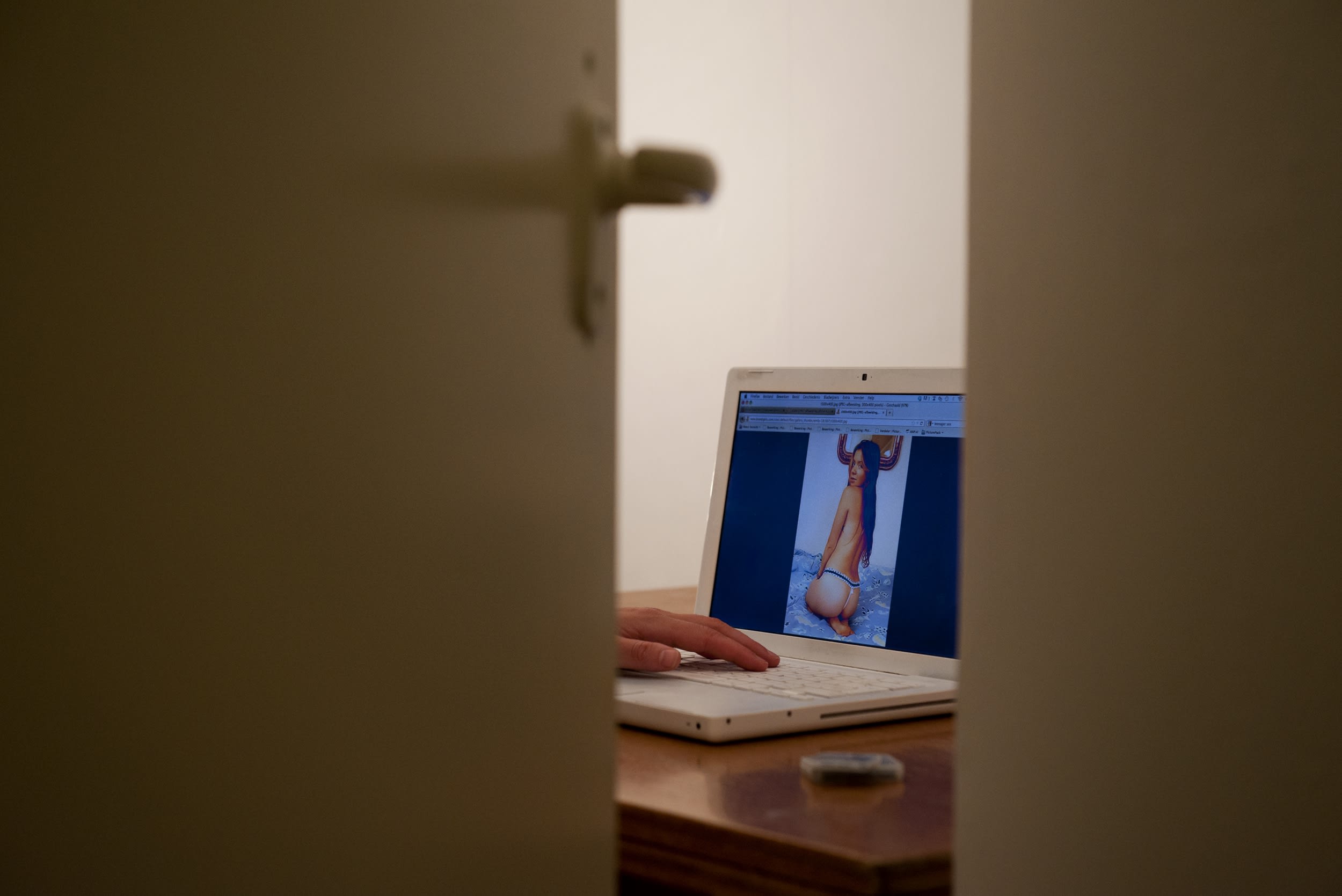 KINDERPORNO App moet mensen weerhouden van kijken kinderporno | Hart van Nederland