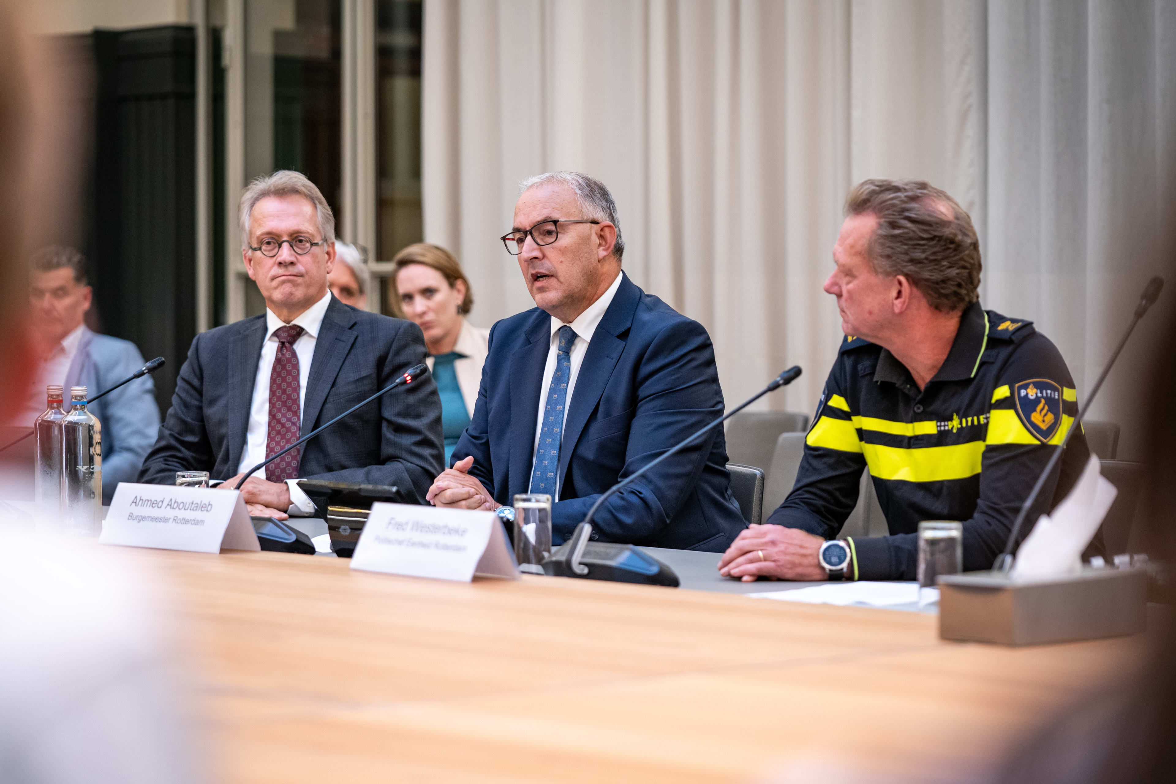 KIJK TERUG: Persconferentie over schietincidenten Rotterdam