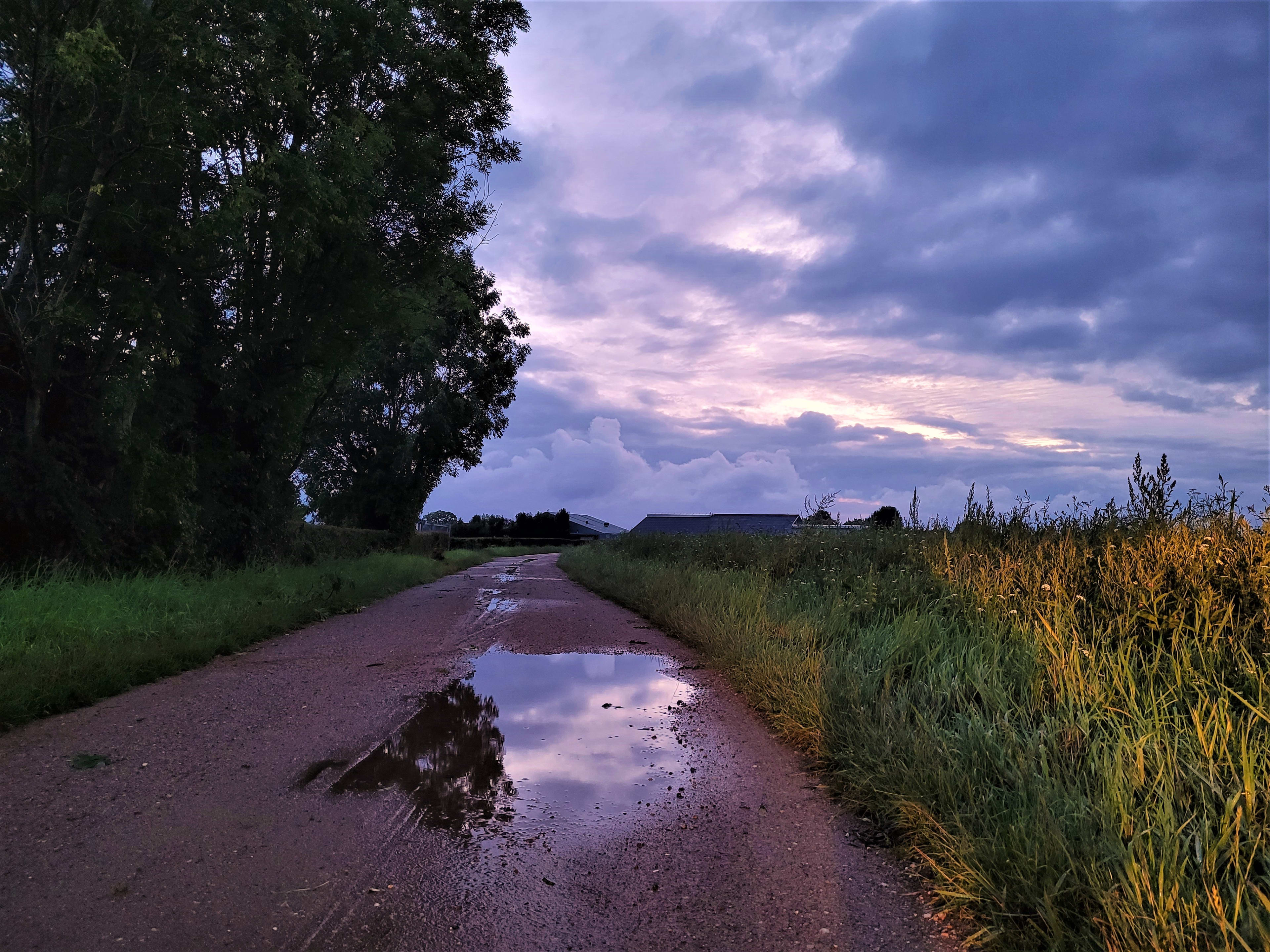 Regen houdt nog dagenlang aan, noodweer verwacht in Limburg