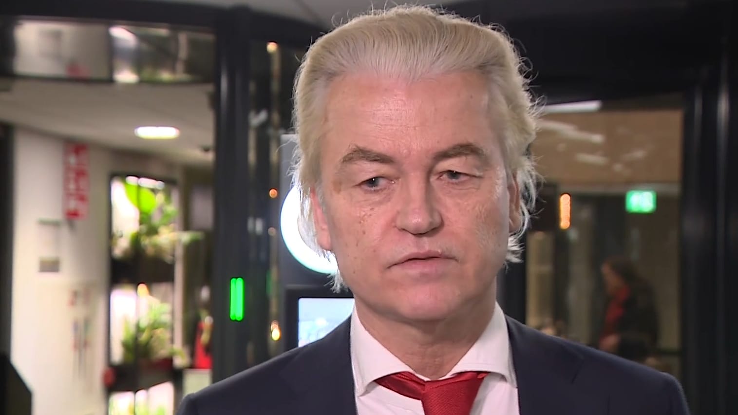 Wilders loopt weg na vraag over tweets: 'Ik draag altijd bij aan vertrouwen'