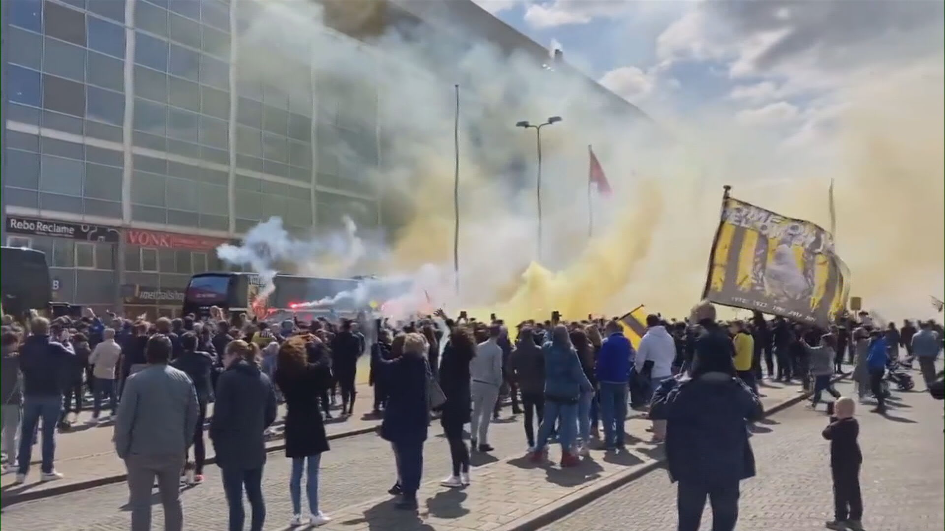 Vitesse haalt in eerste uren al half miljoen euro op met crowdfunding