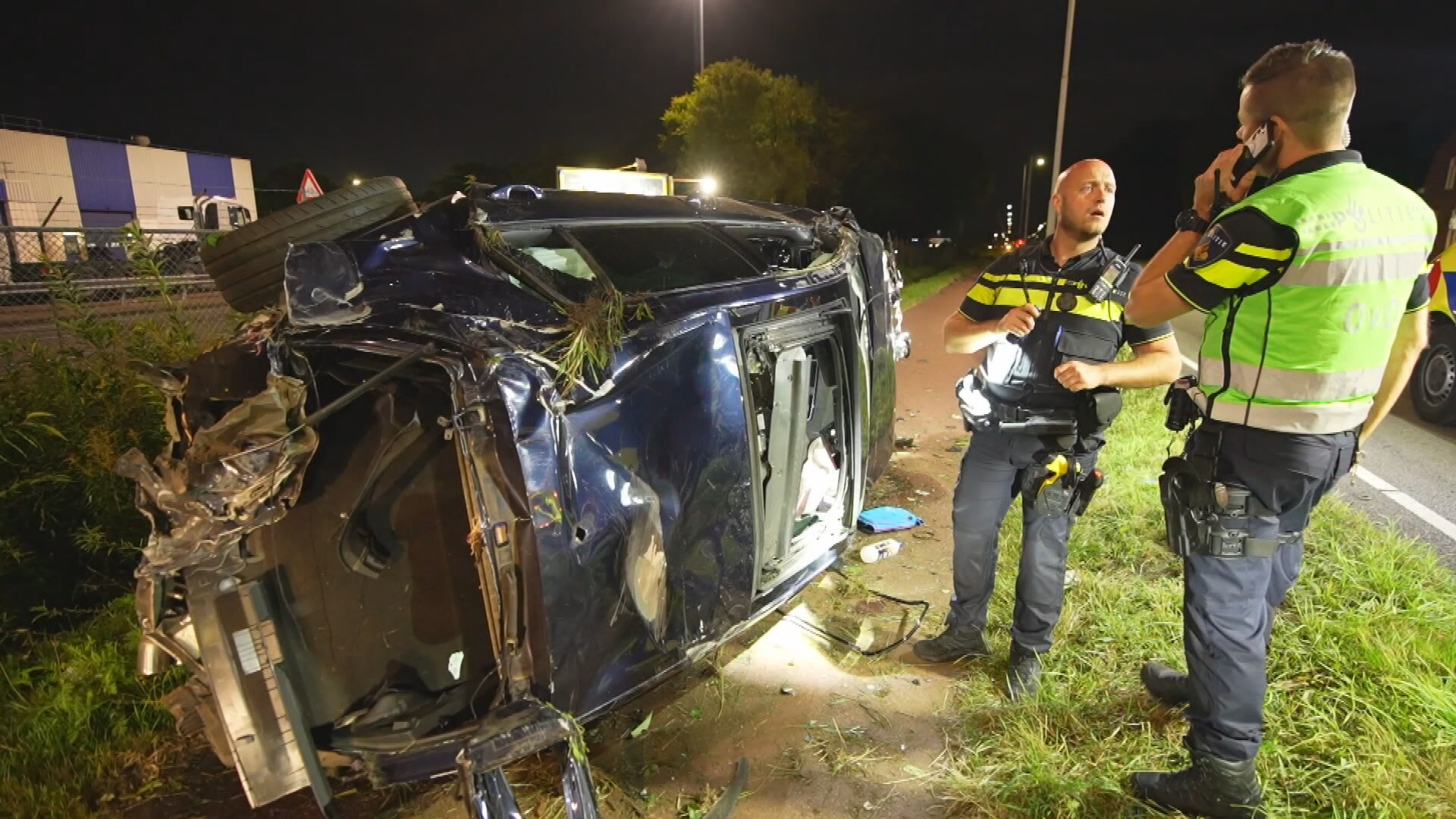 Zwaargewonde na crash in Eindhoven: kinderwagen uit auto geslingerd