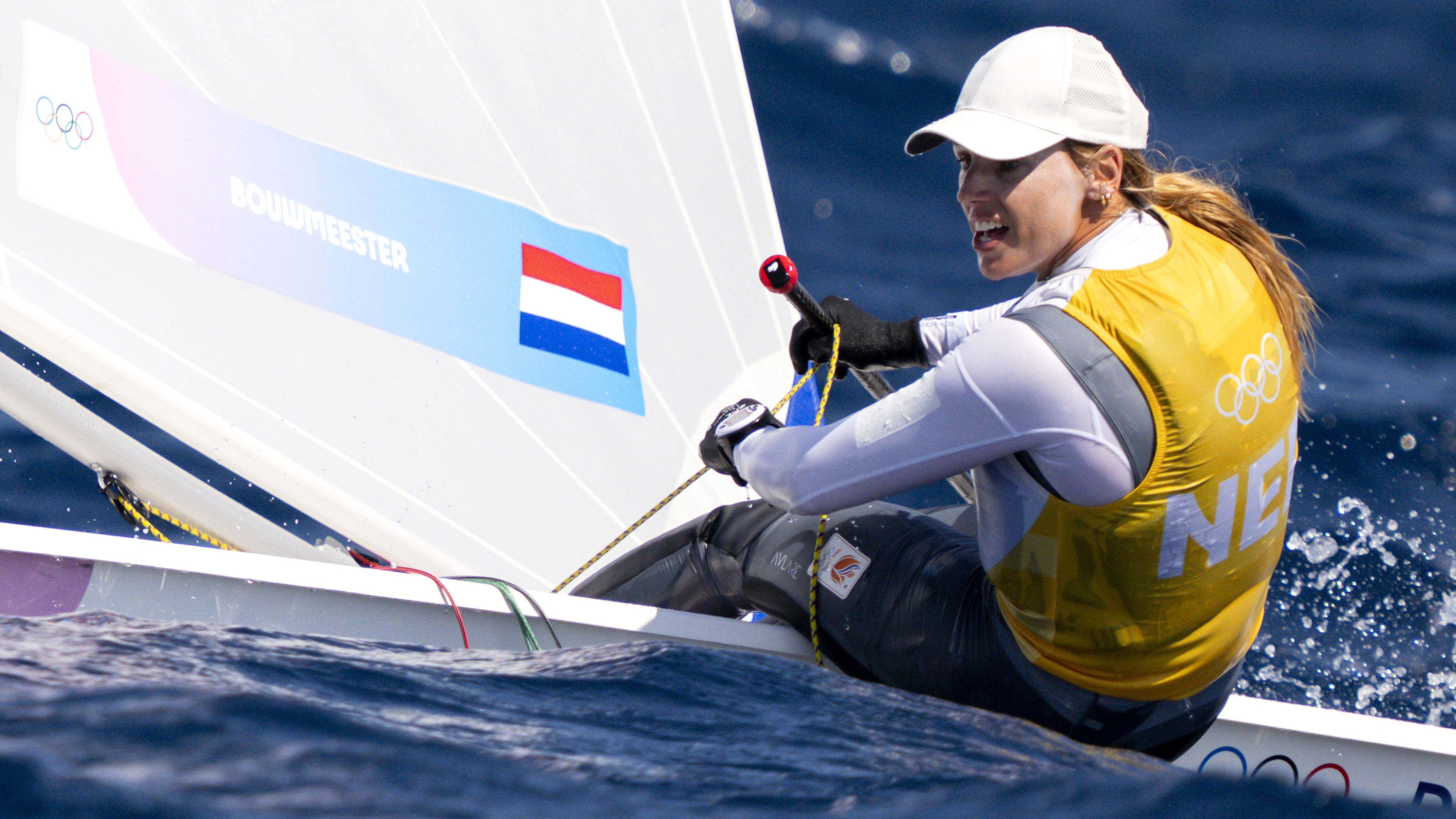 Zeilster Marit Bouwmeester pakt op indrukwekkende wijze goud op Spelen